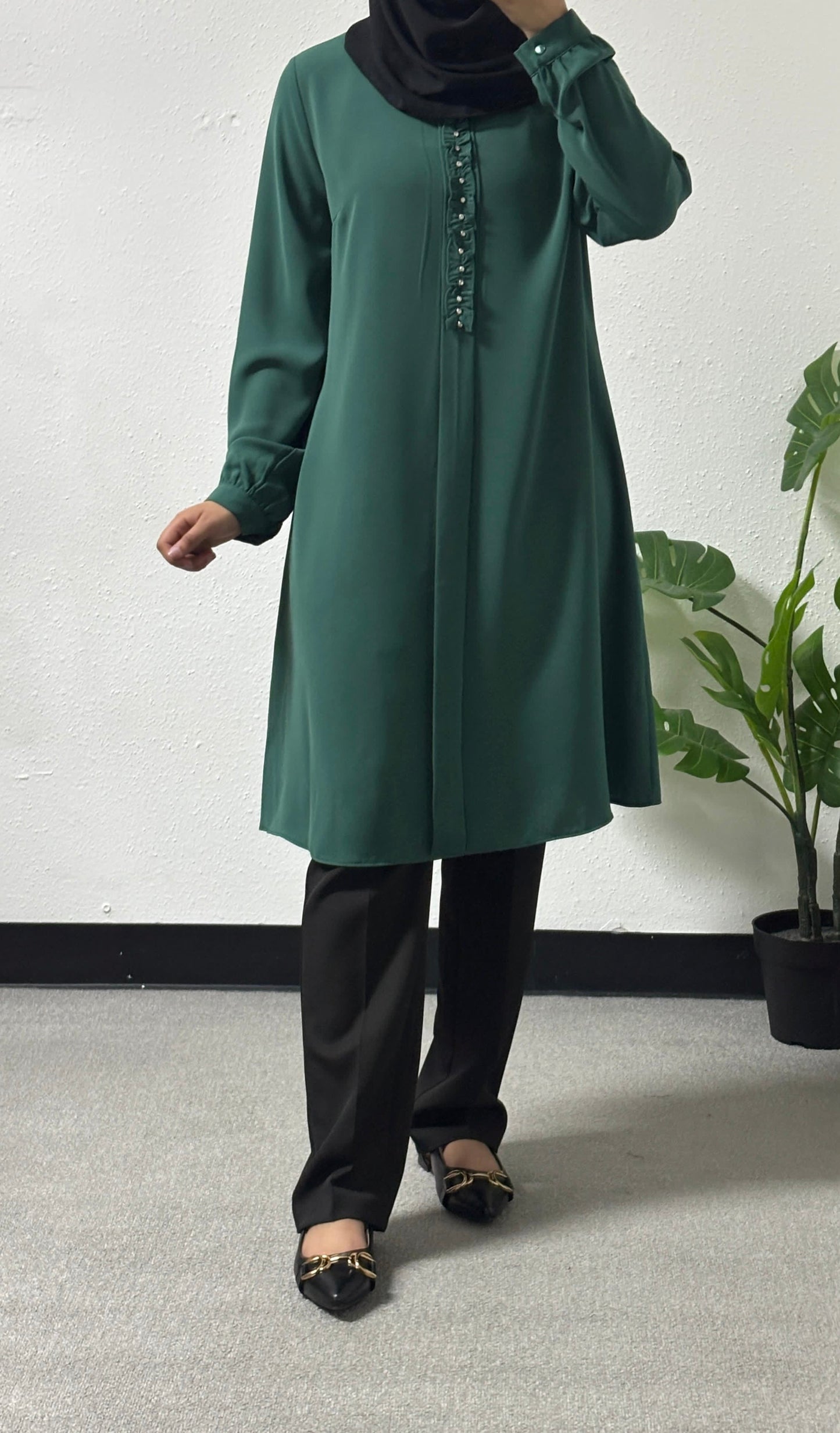 Front ruffles shirt