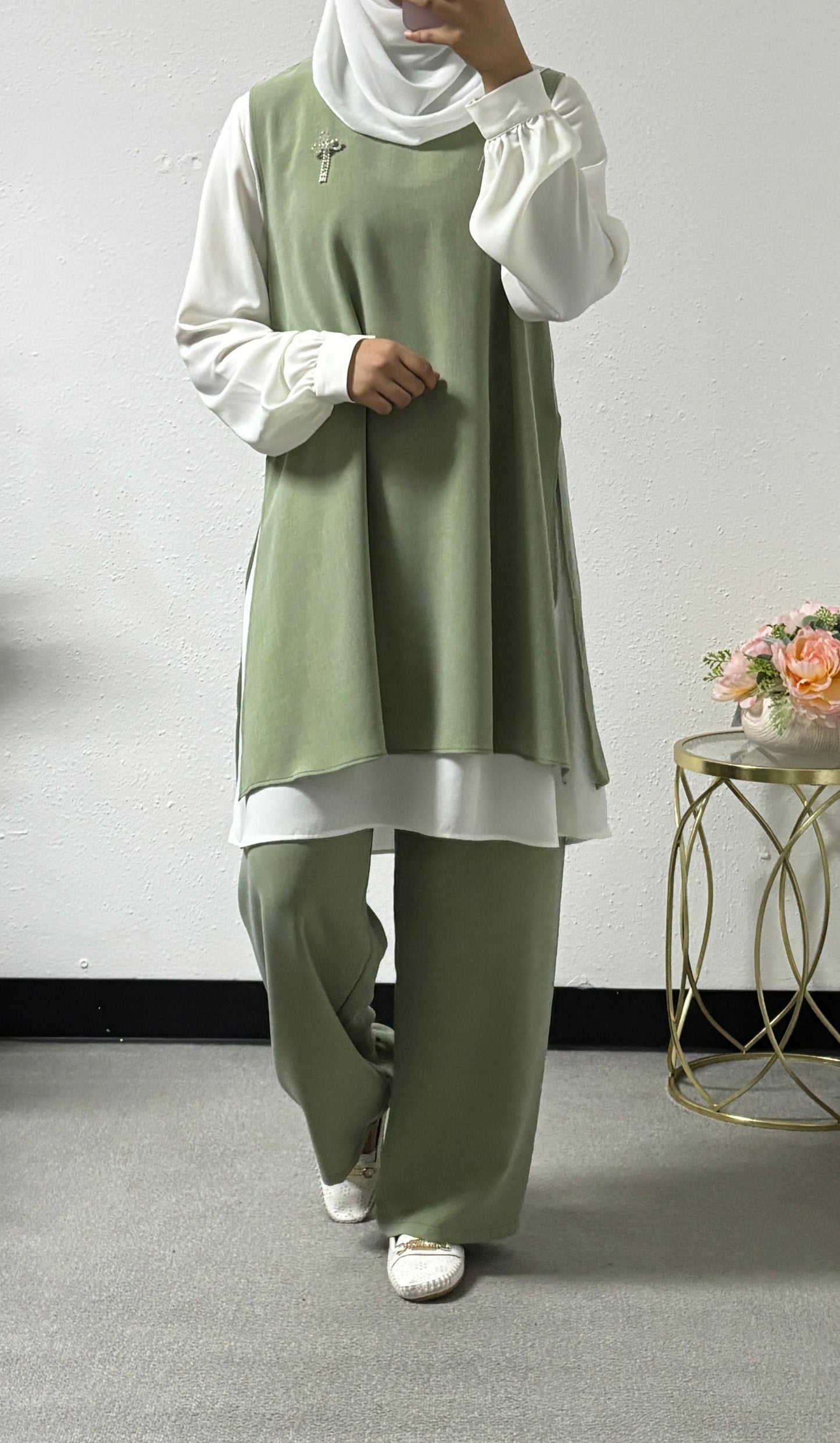 Three-piece pastel colours set