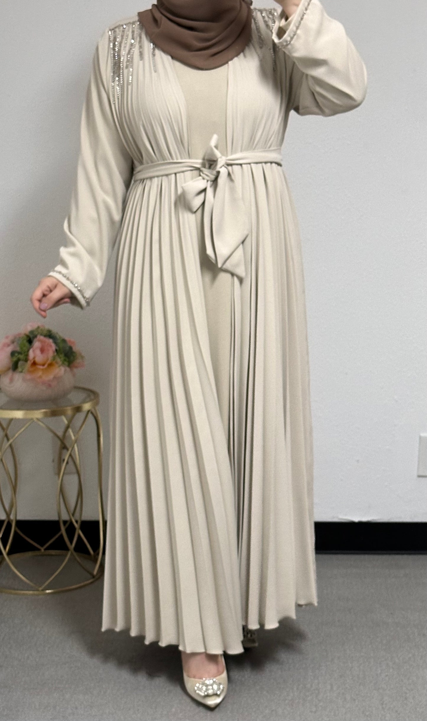 Pleated crepe abaya(2 pieces)