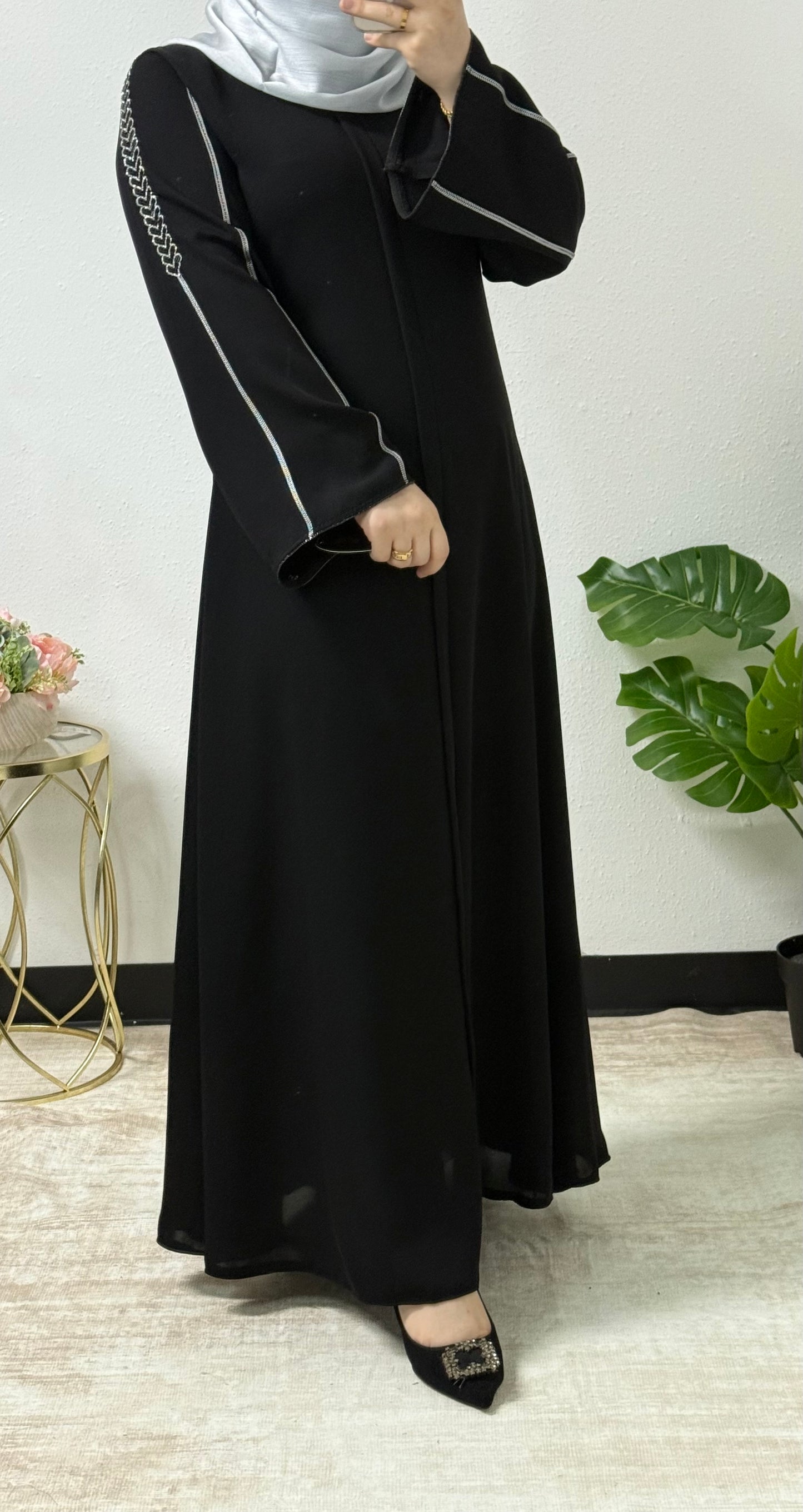 Graceful Heartstones Abaya