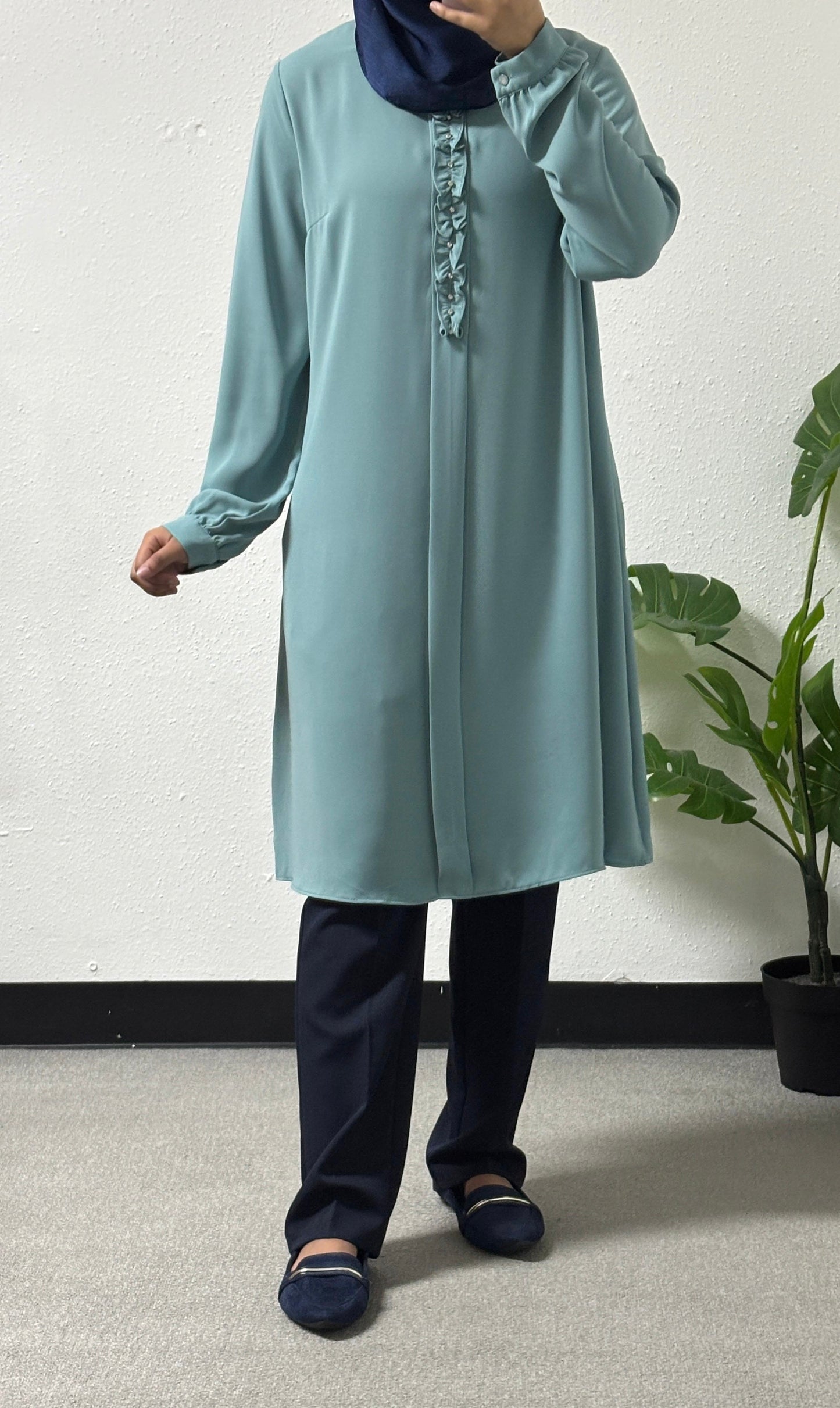 Front ruffles shirt