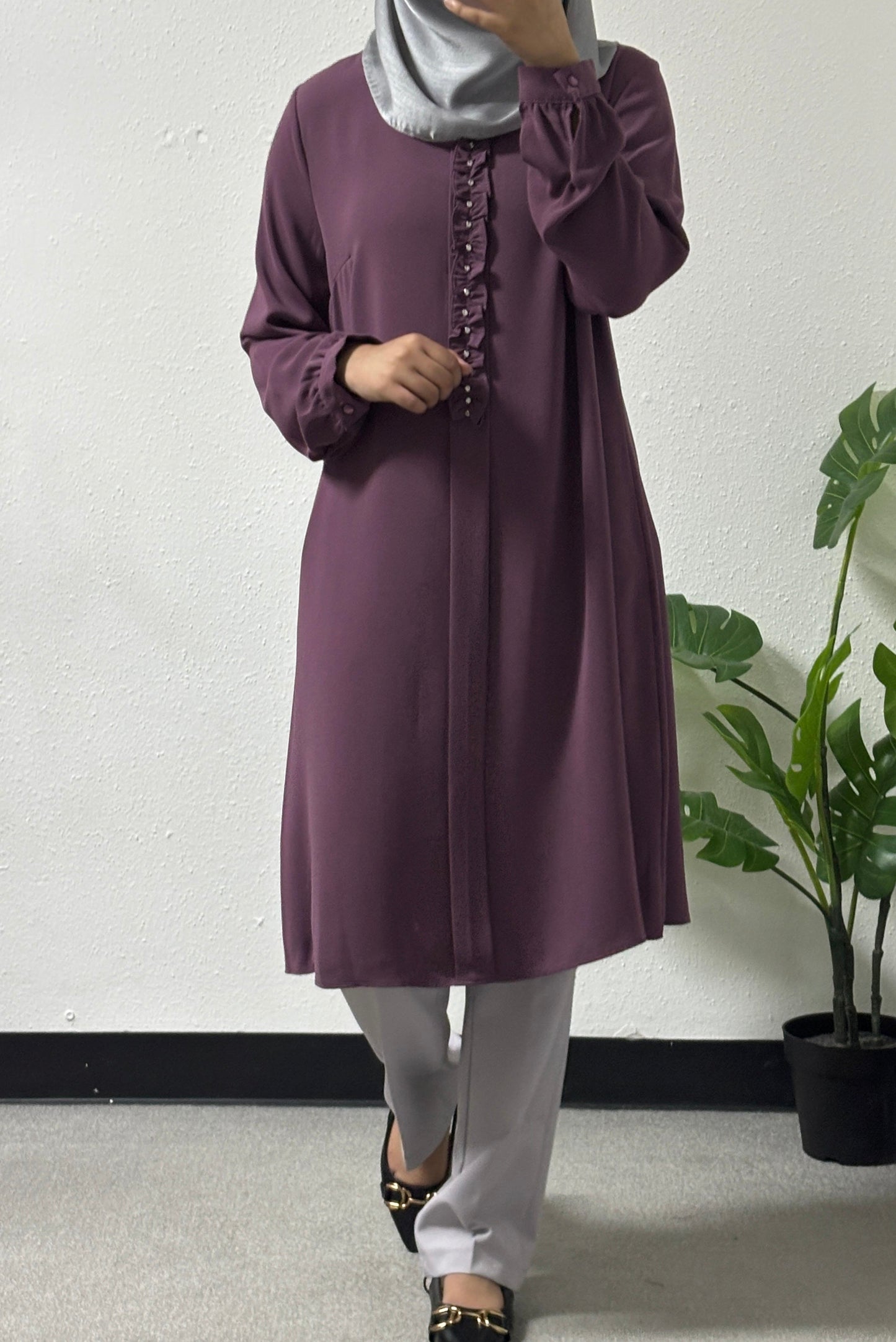 Front ruffles shirt