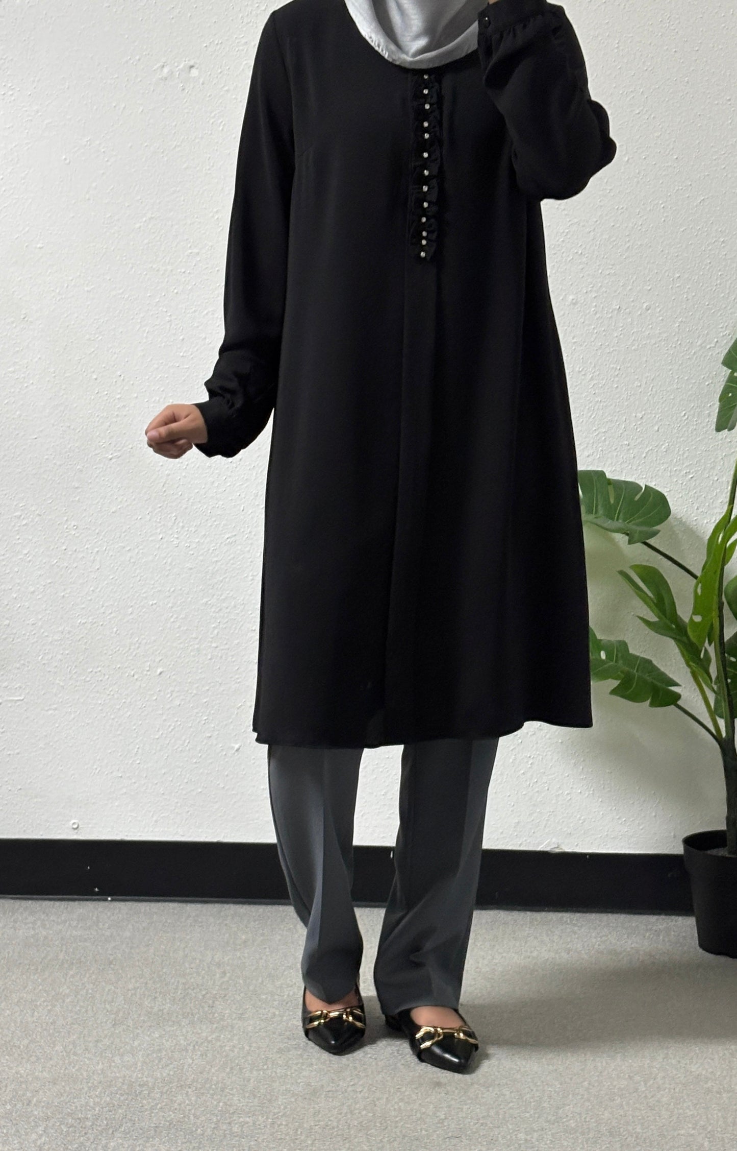 Front ruffles shirt