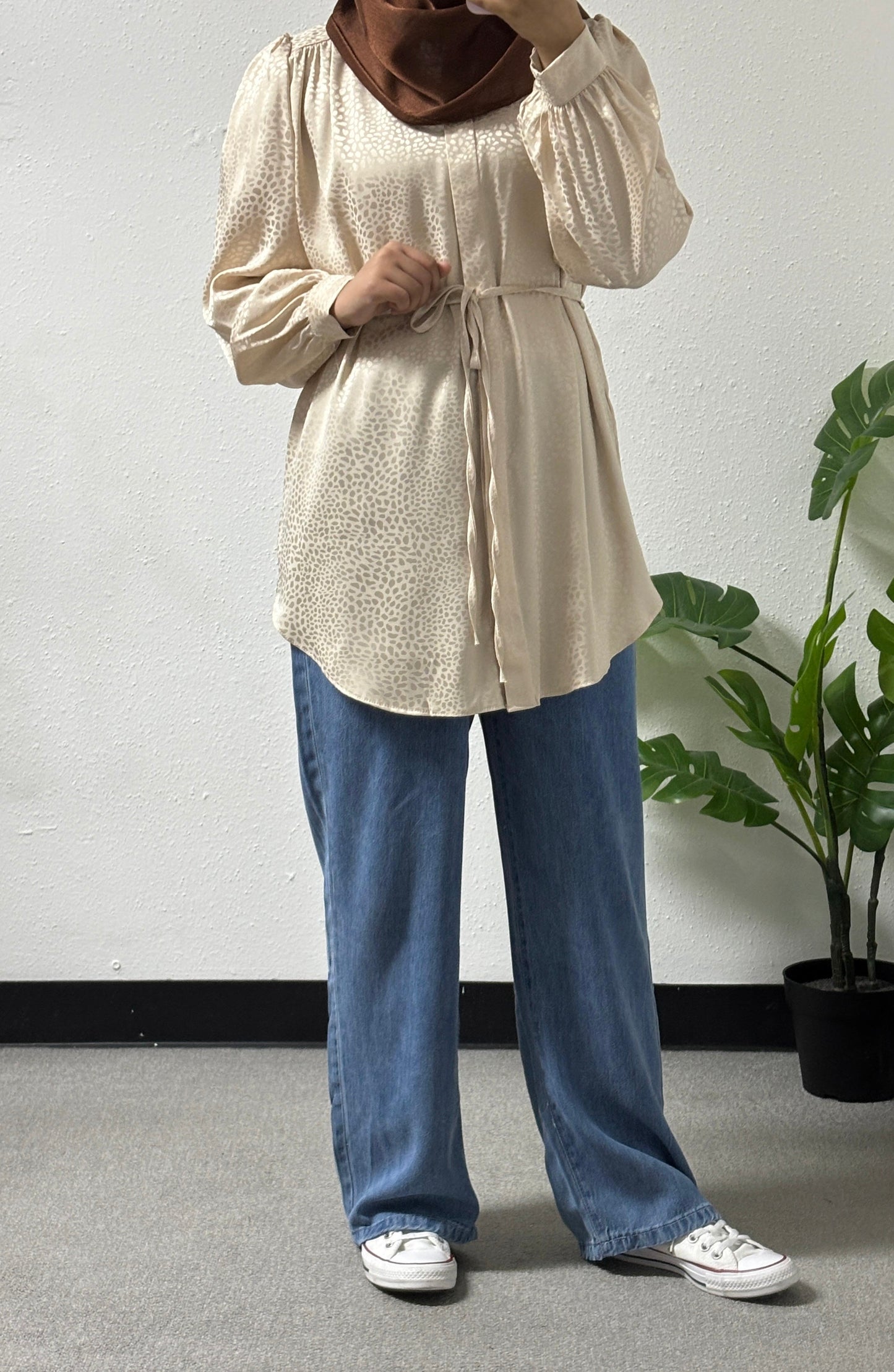 Elegant simple collared shirt