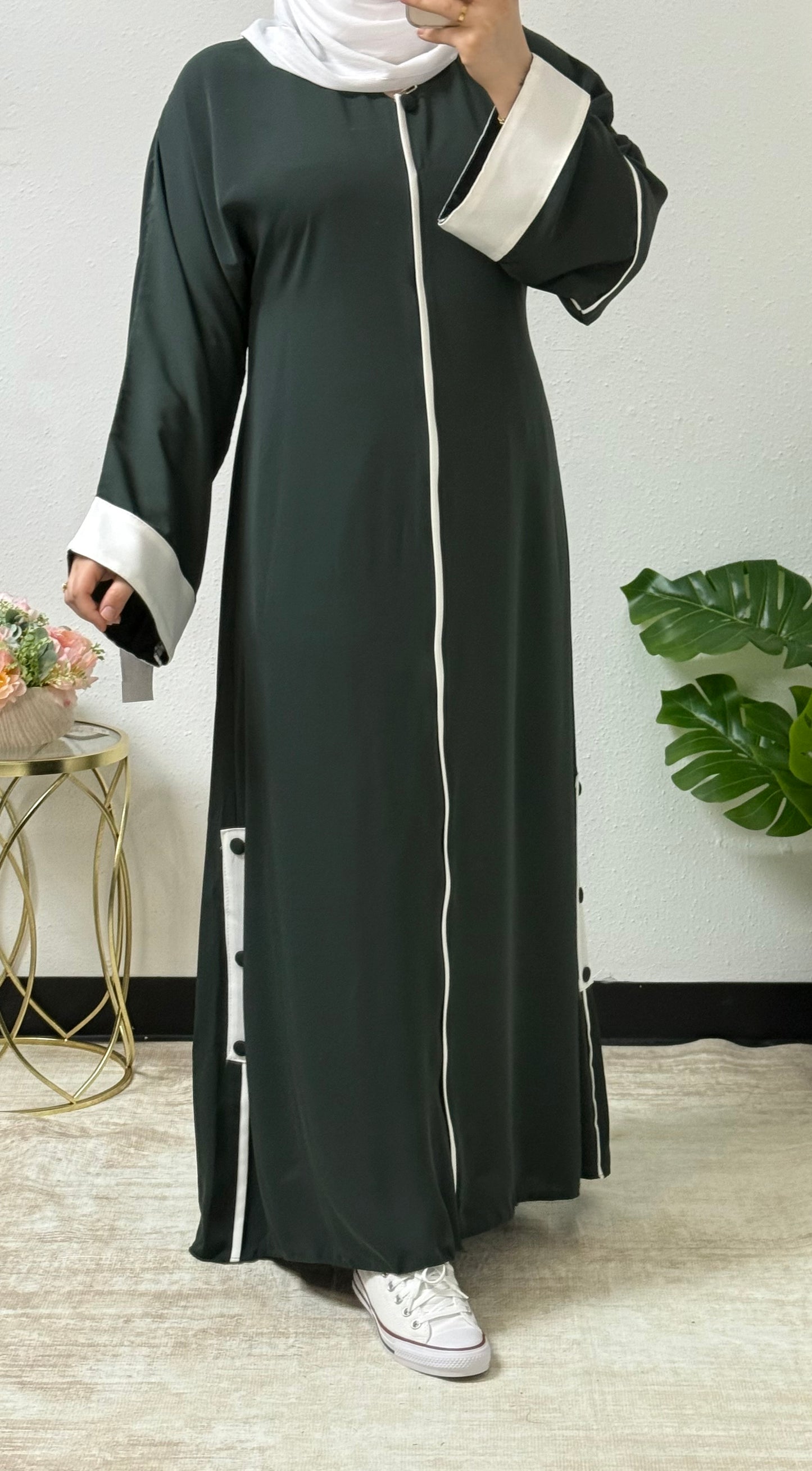 Contrast Lace Abaya