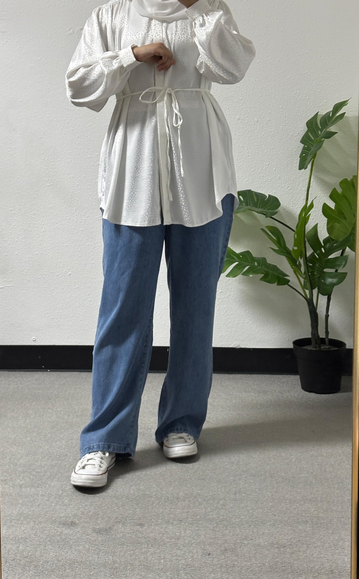 Elegant simple collared shirt