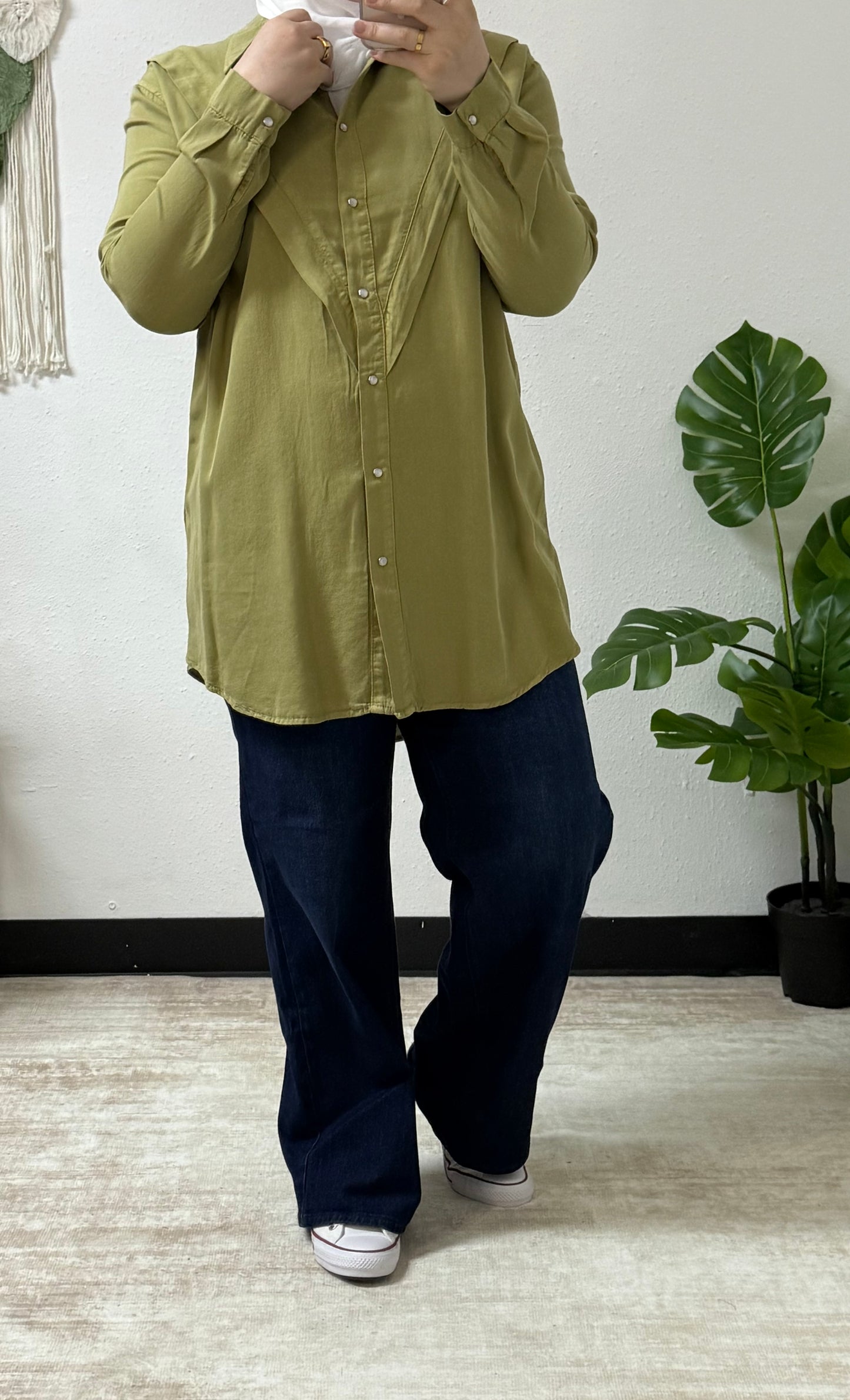 Classic ruffle shirt