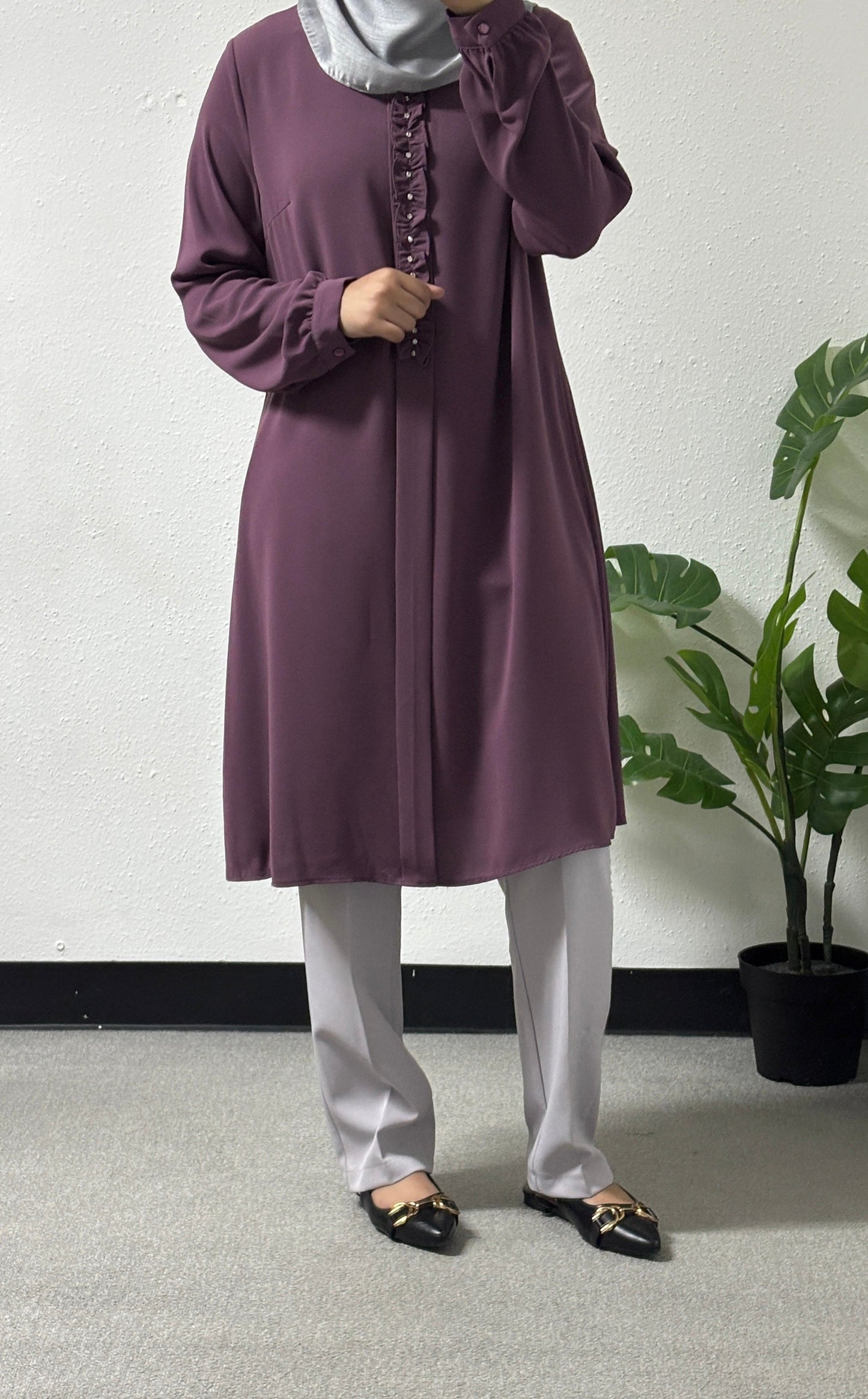 Front ruffles shirt