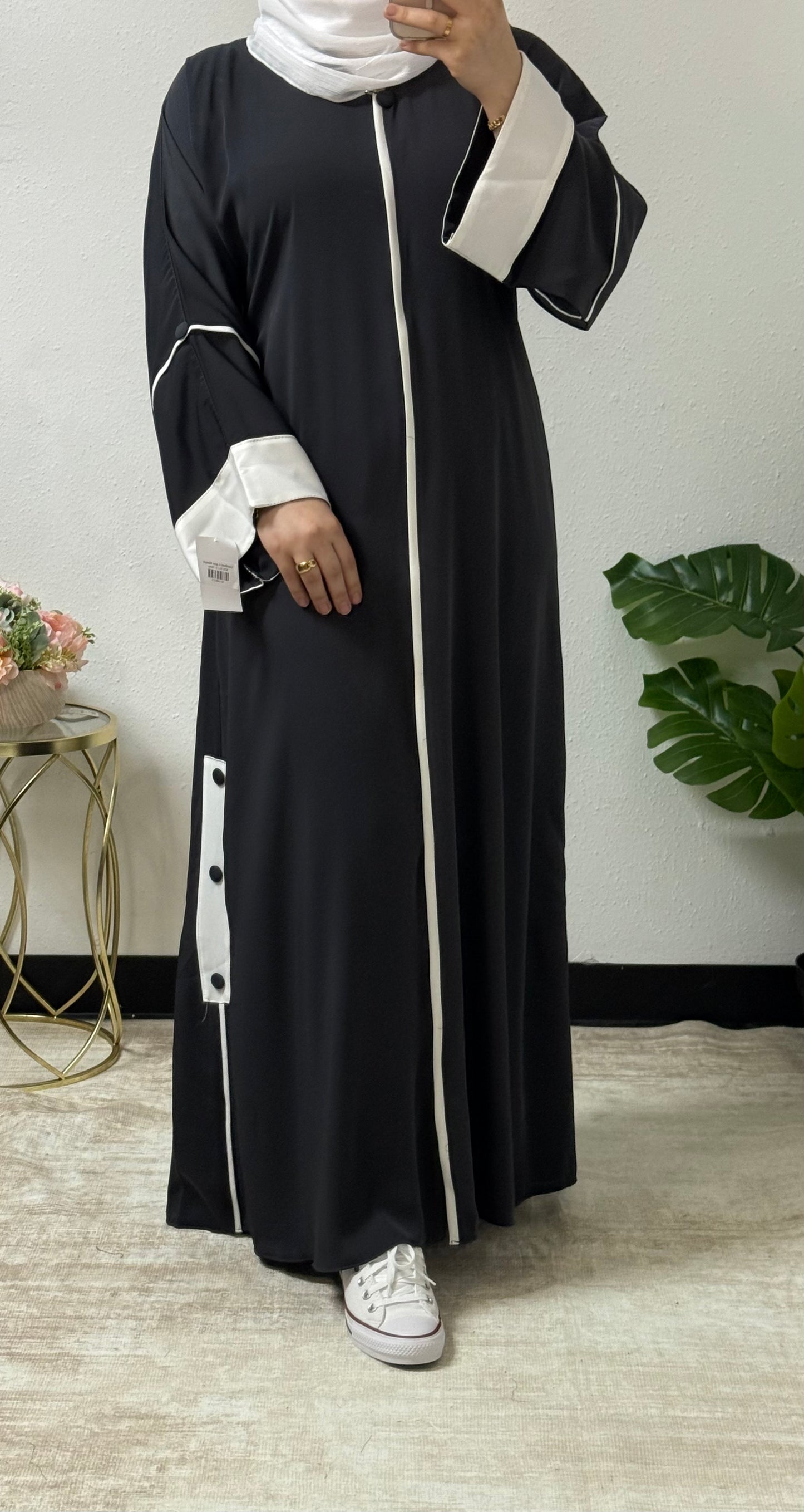 Contrast Lace Abaya
