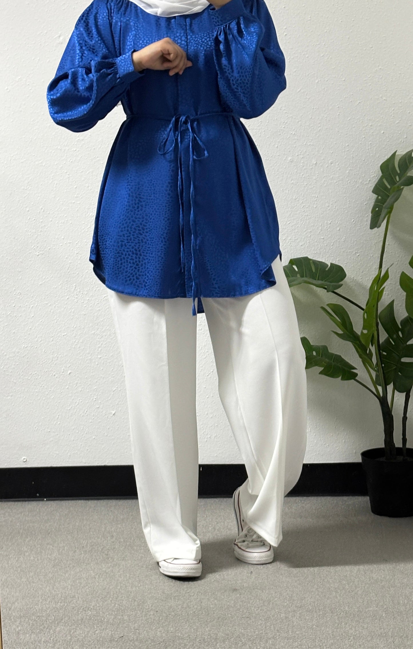 Elegant simple collared shirt