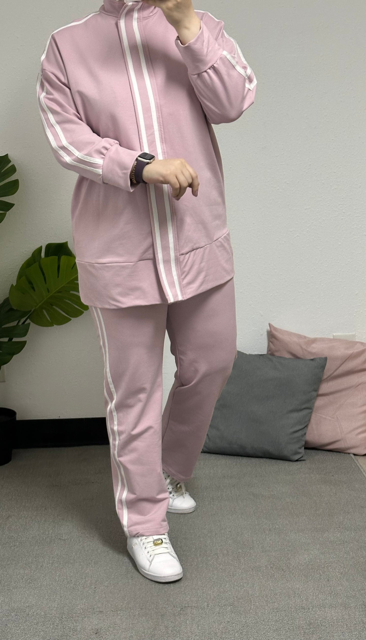 Two-piece cotton tracksuit set