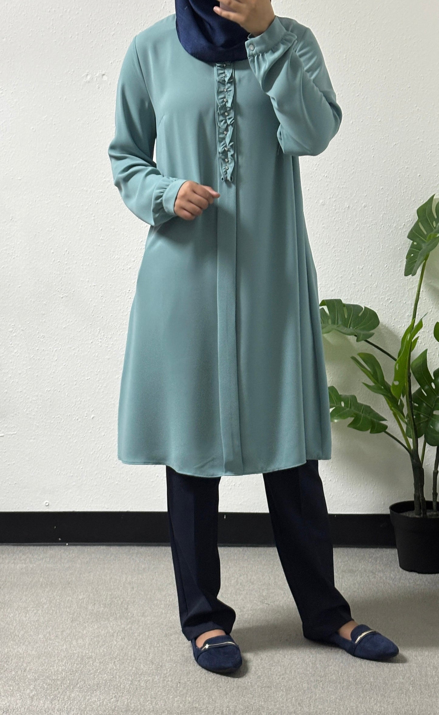 Front ruffles shirt