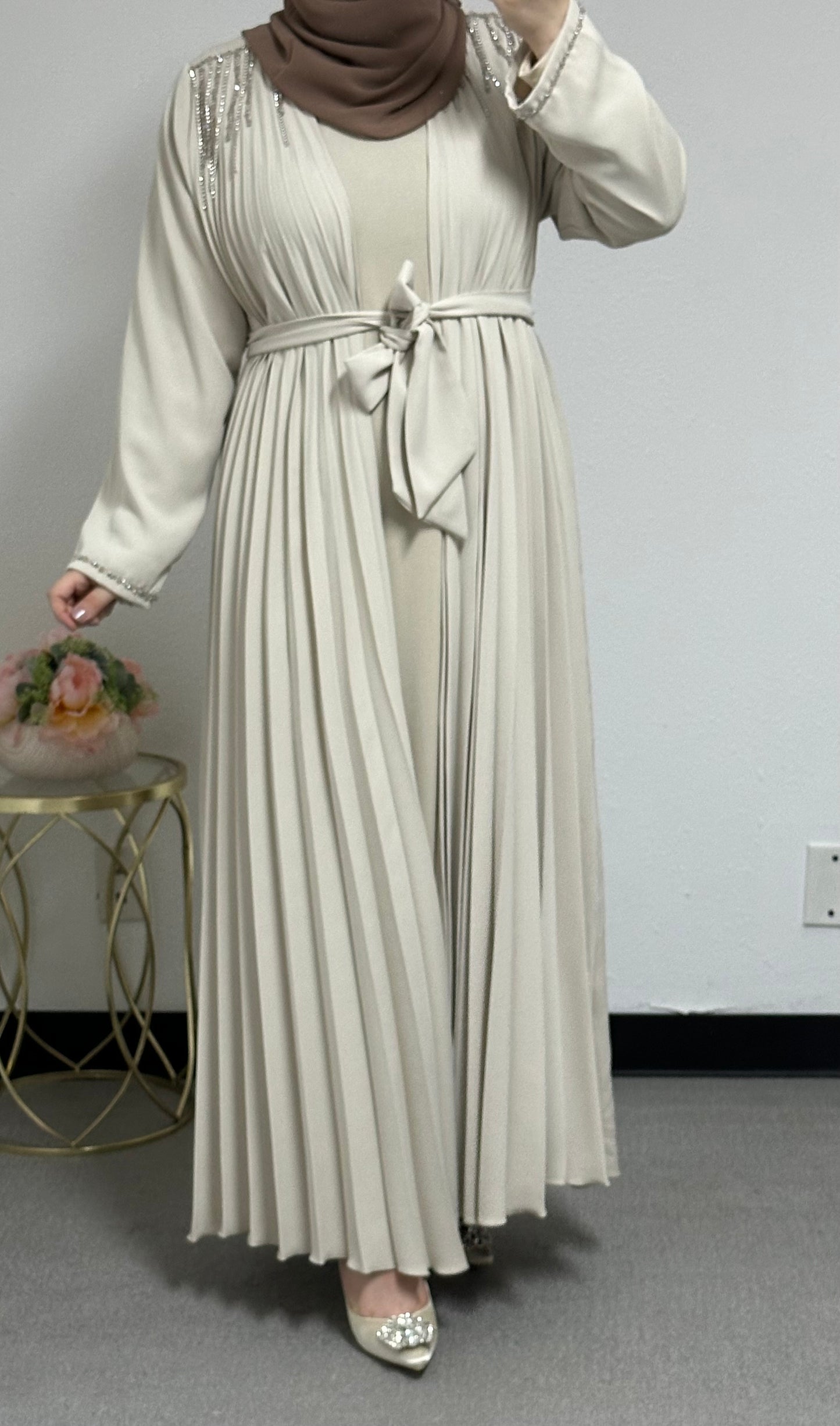 Pleated crepe abaya(2 pieces)