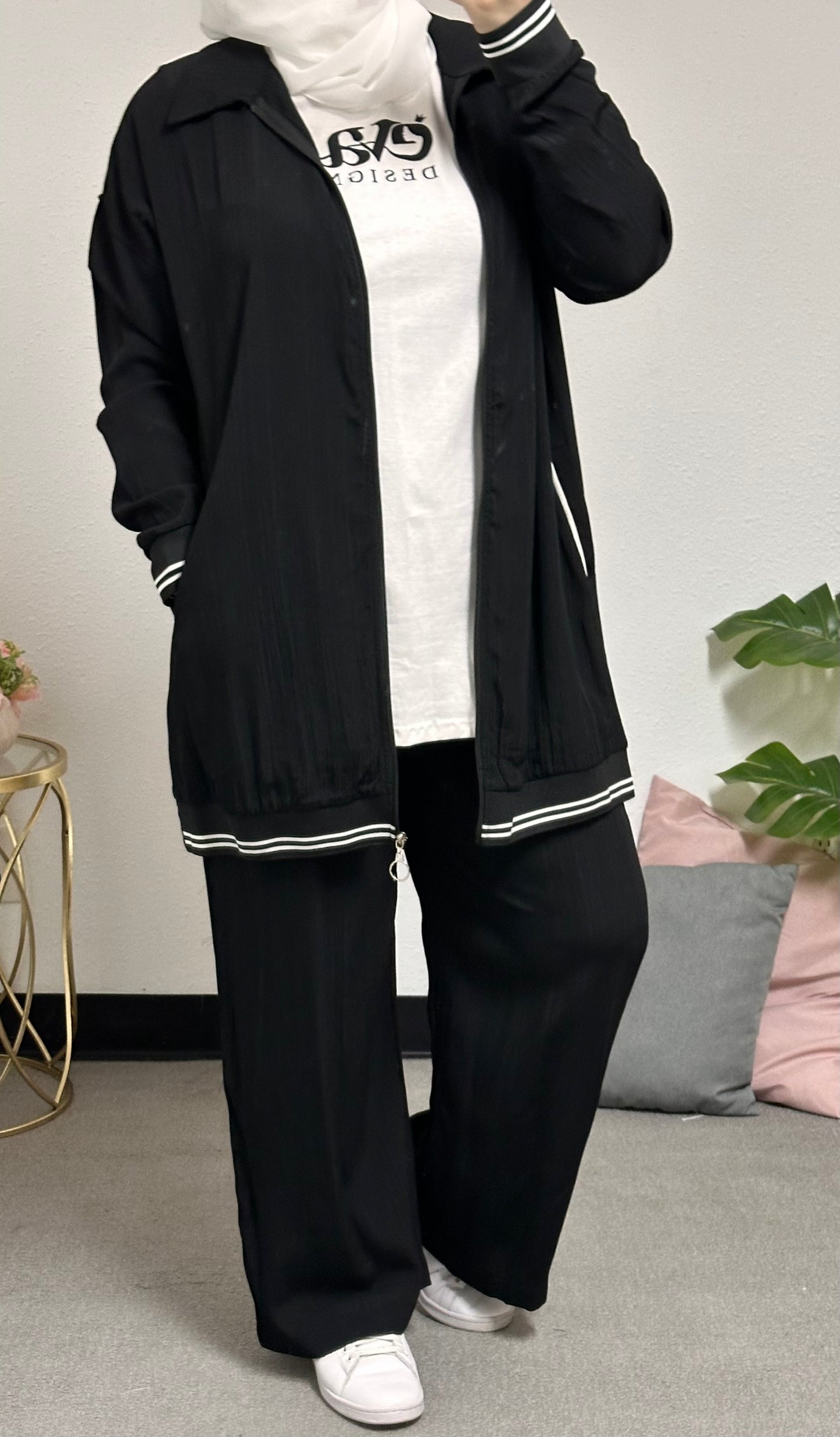 Three-piece tracksuit set