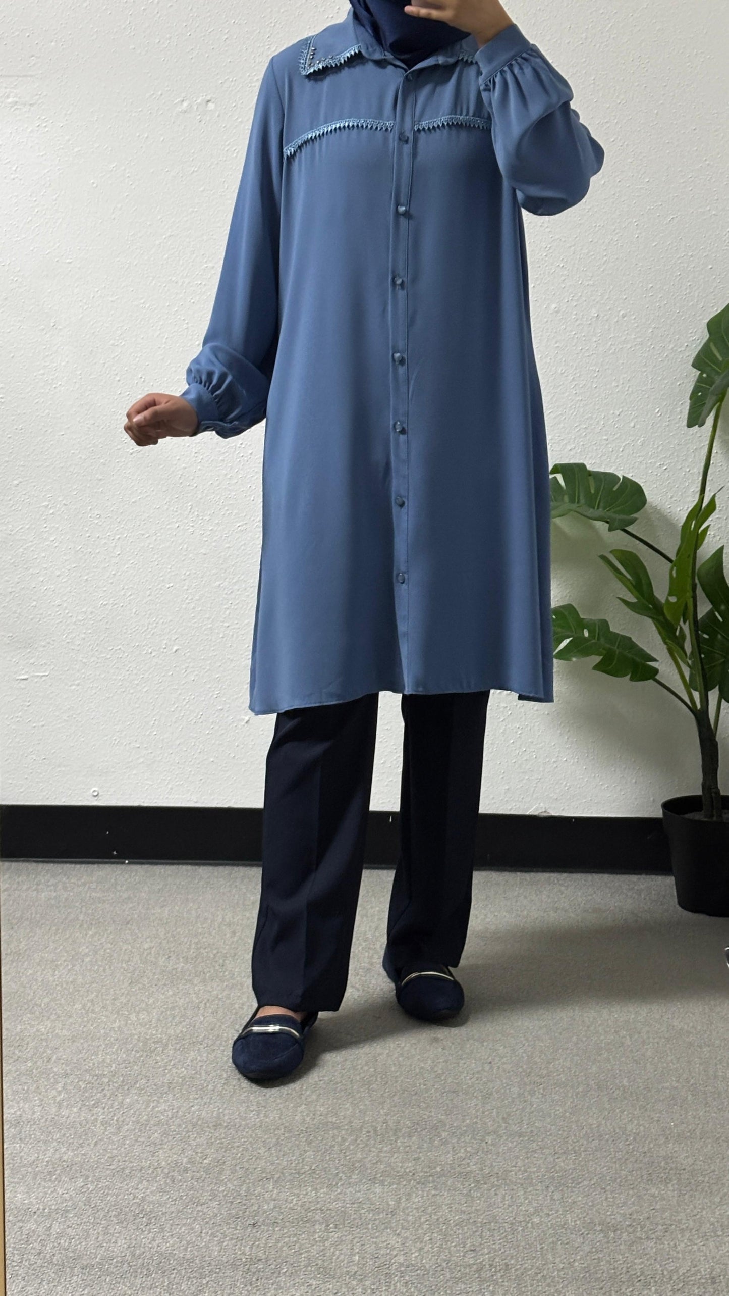 Elegant lace detail shirt