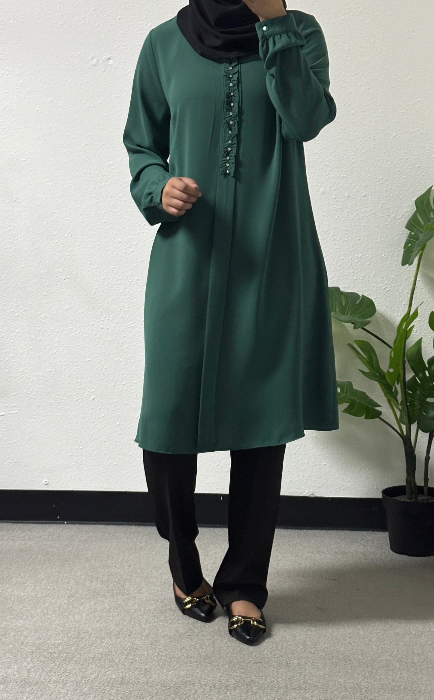 Front ruffles shirt