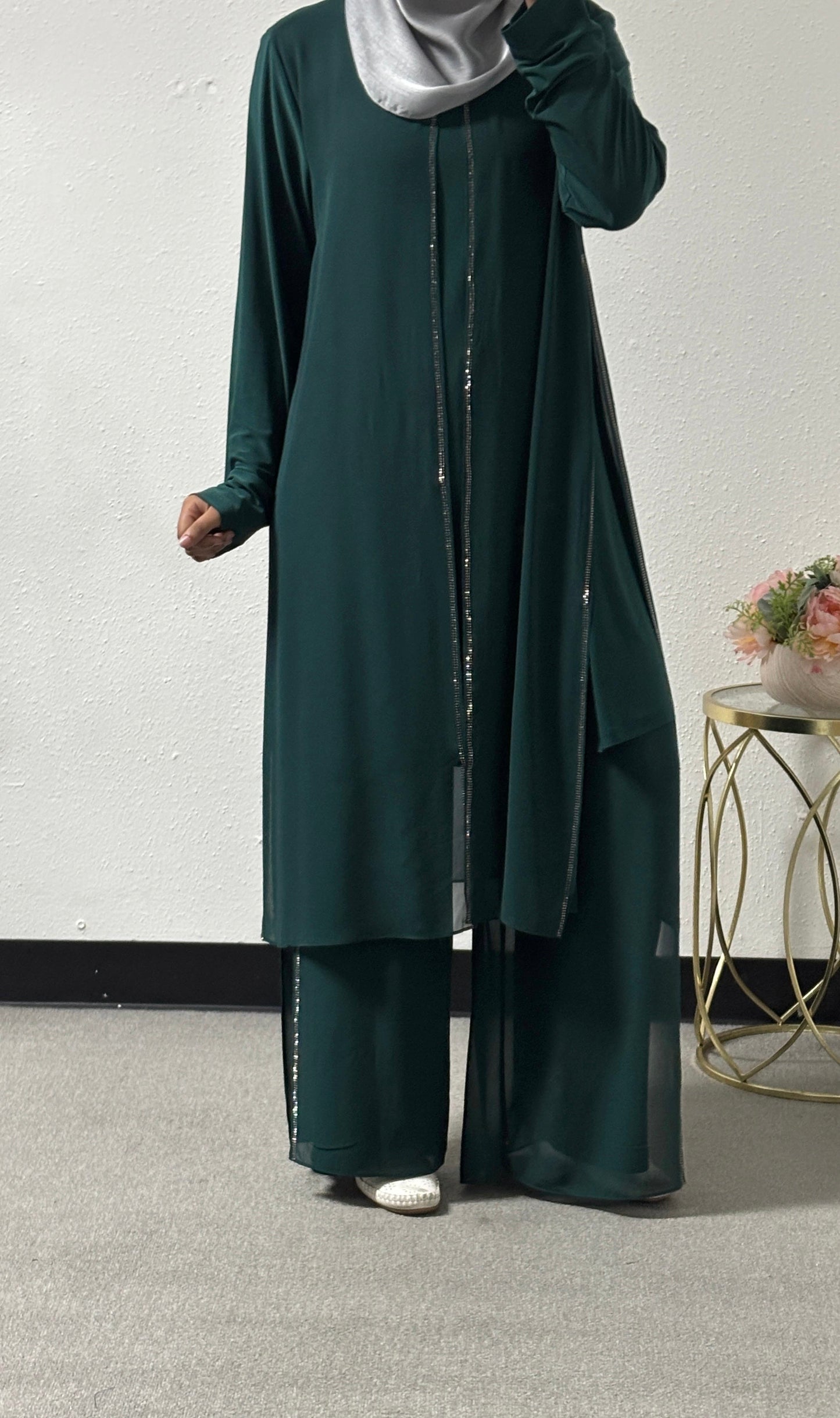 Two piece front slit set