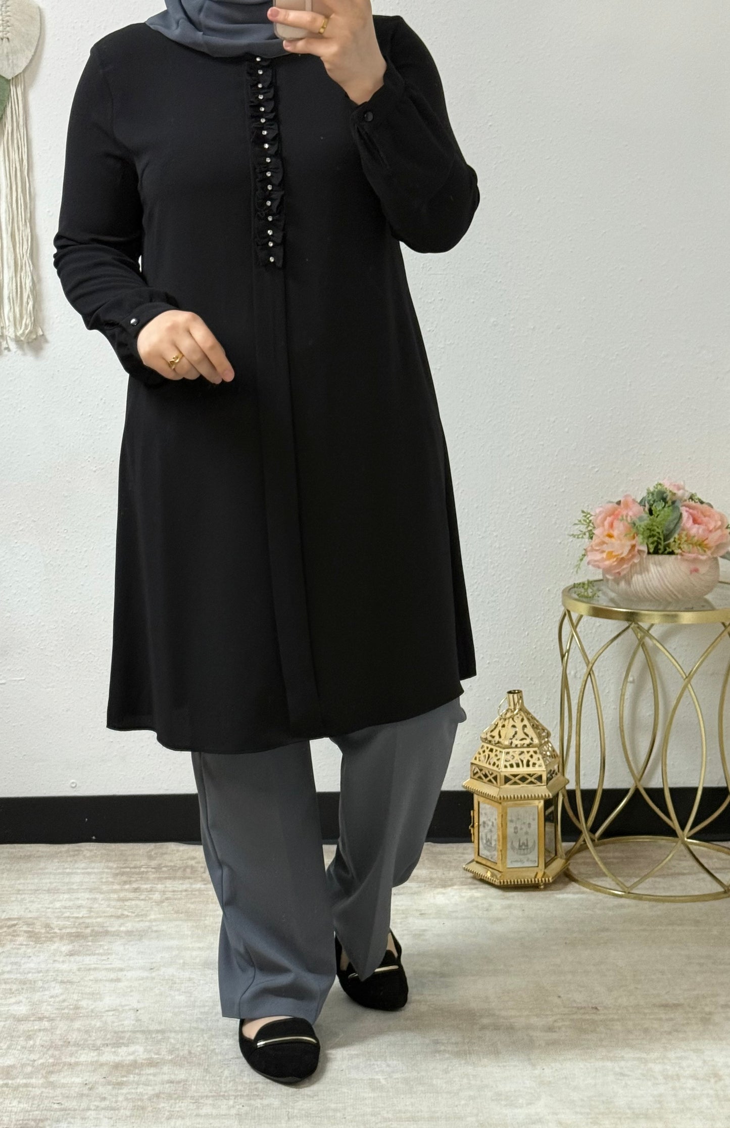 Front ruffles shirt