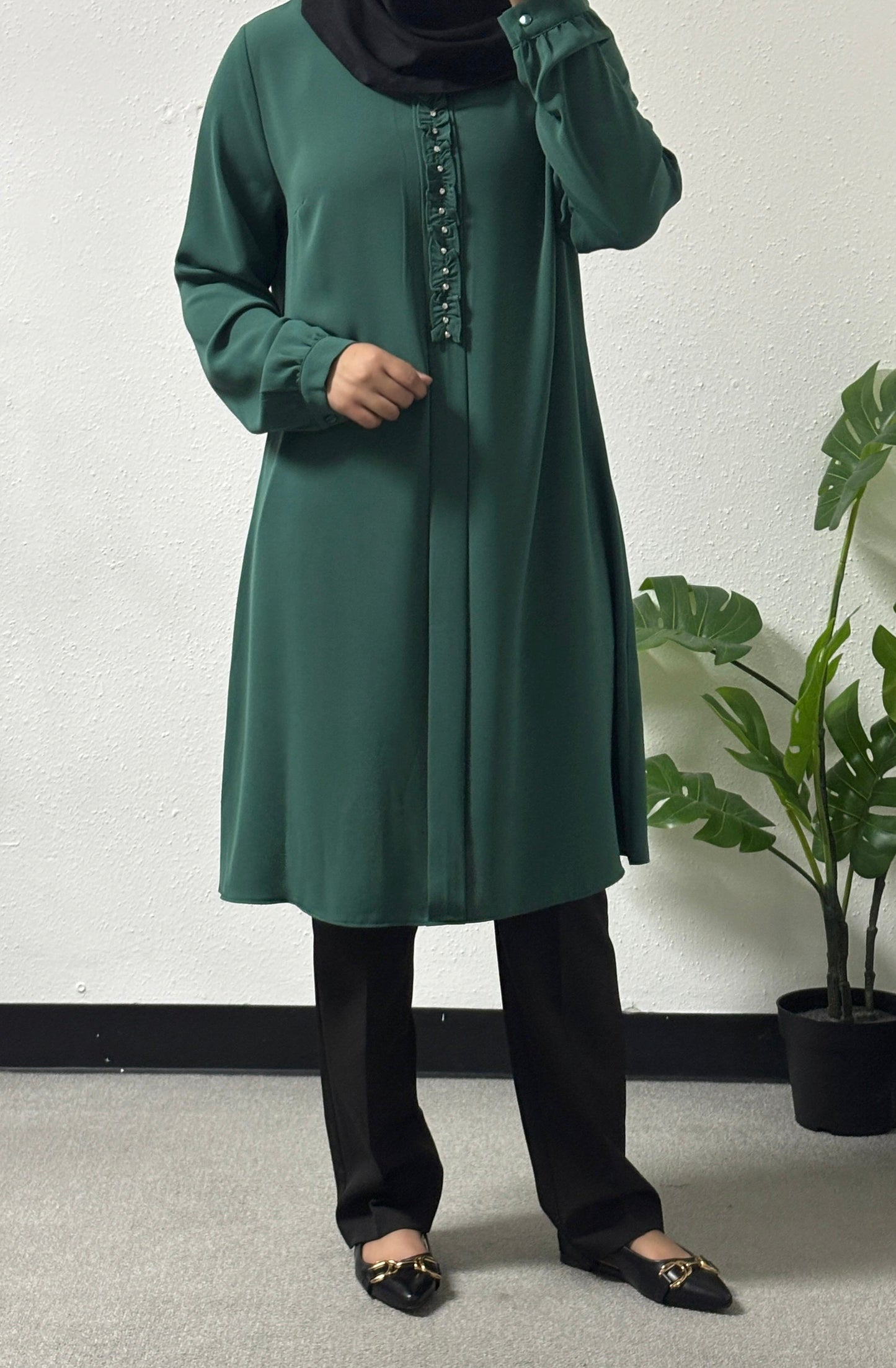 Front ruffles shirt