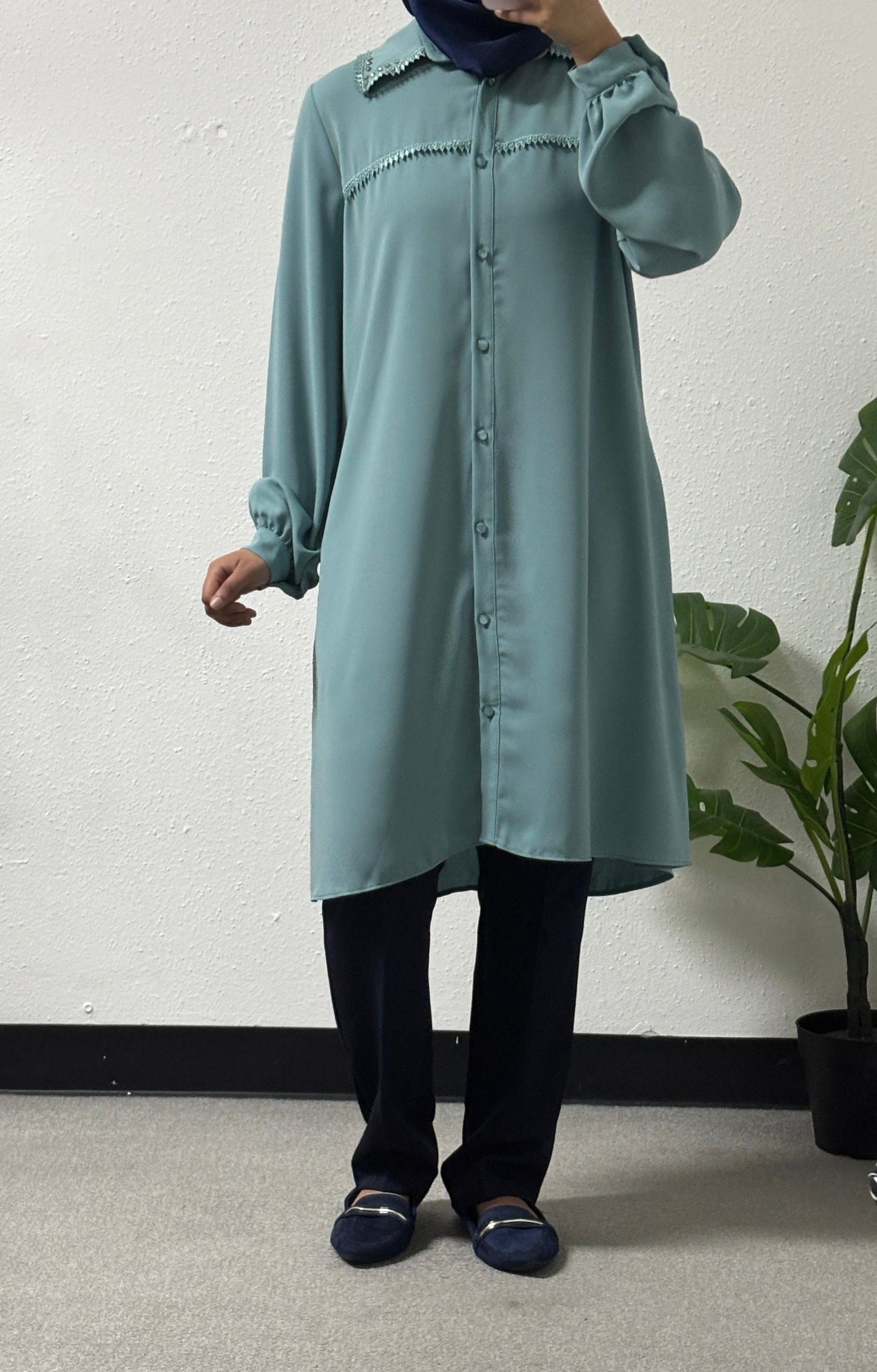 Elegant lace detail shirt