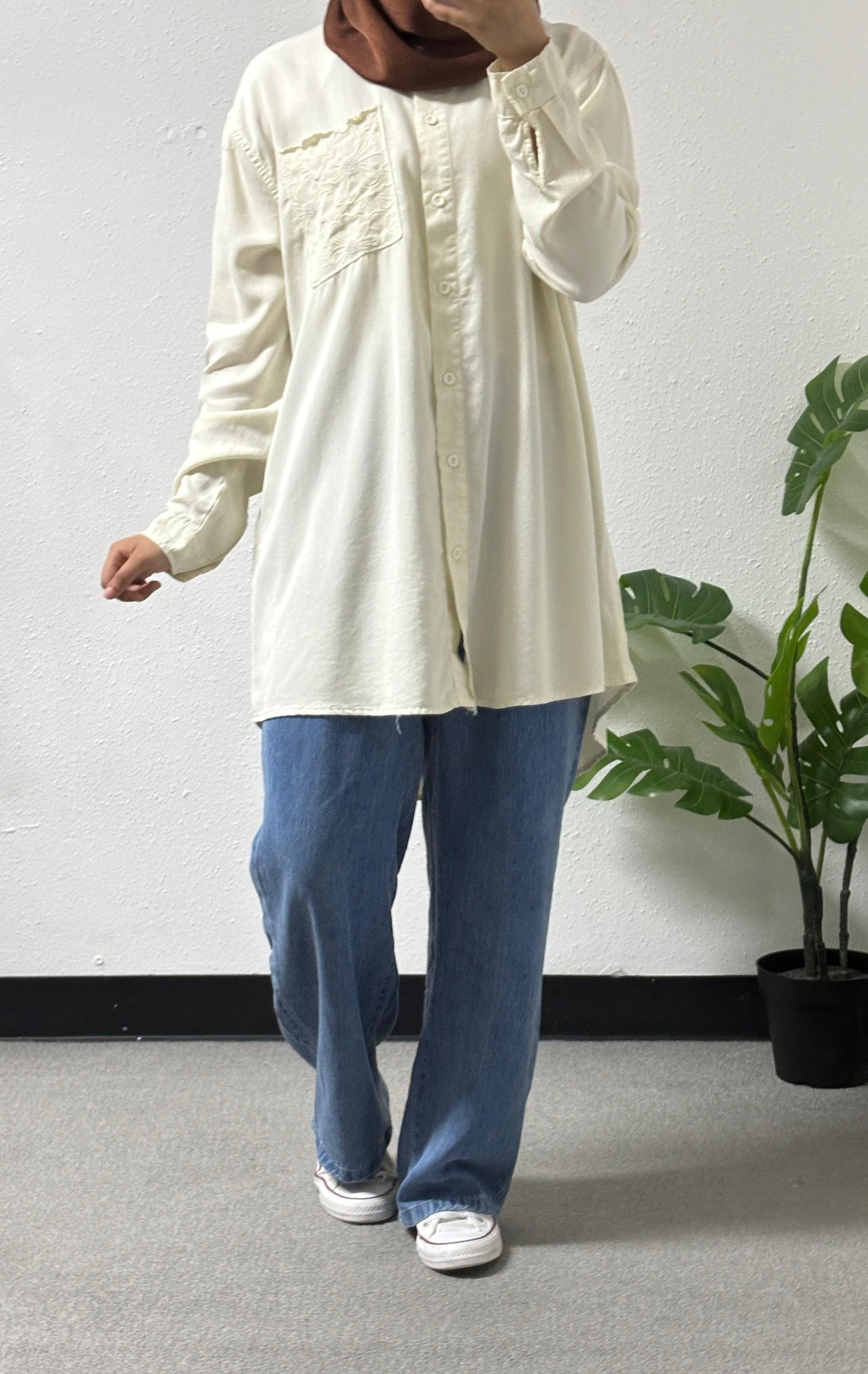 Embroidered floral pocket shirt