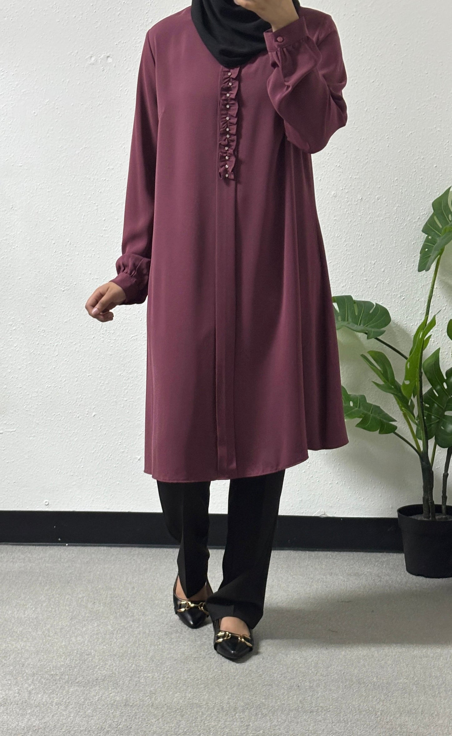 Front ruffles shirt