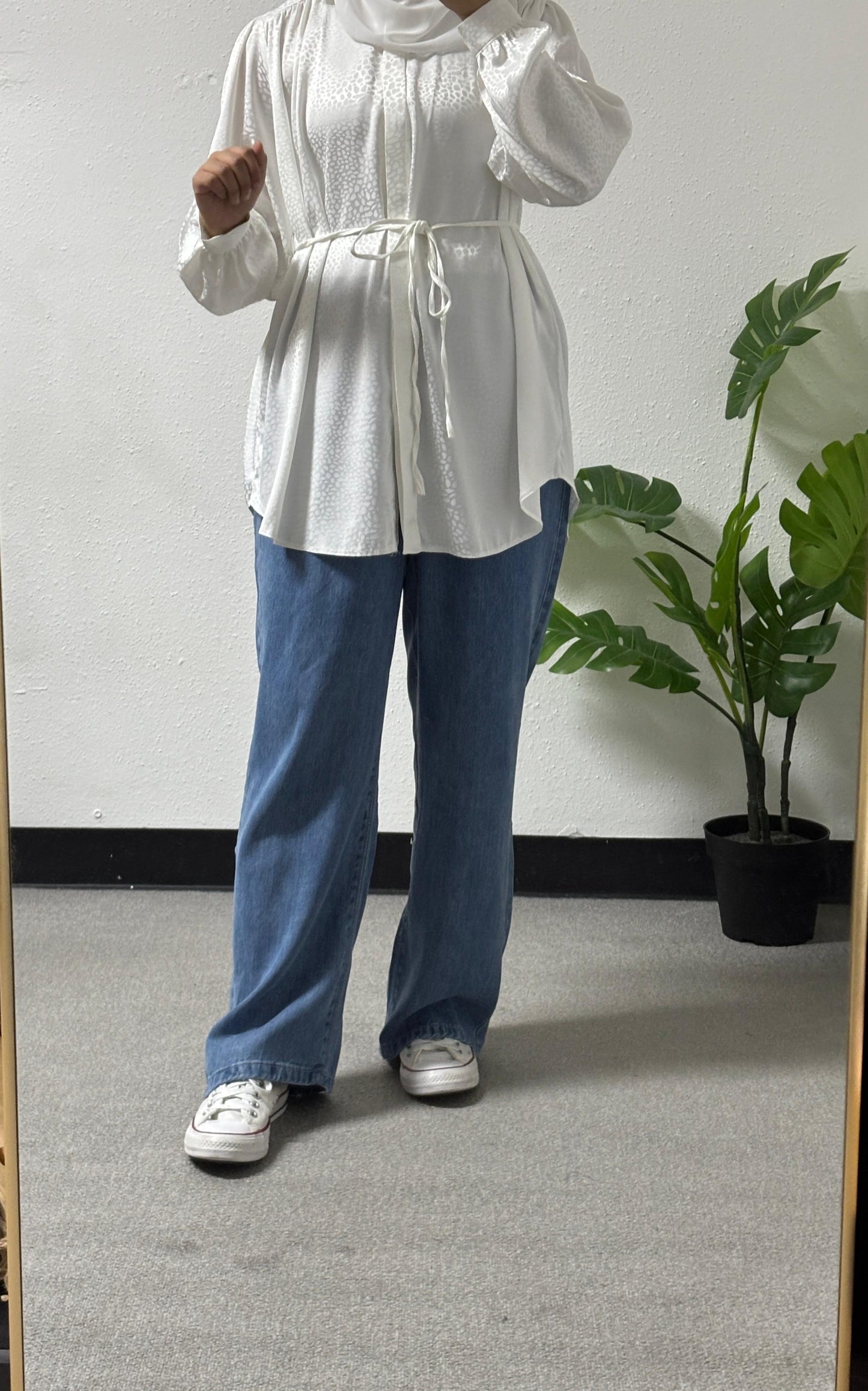 Elegant simple collared shirt