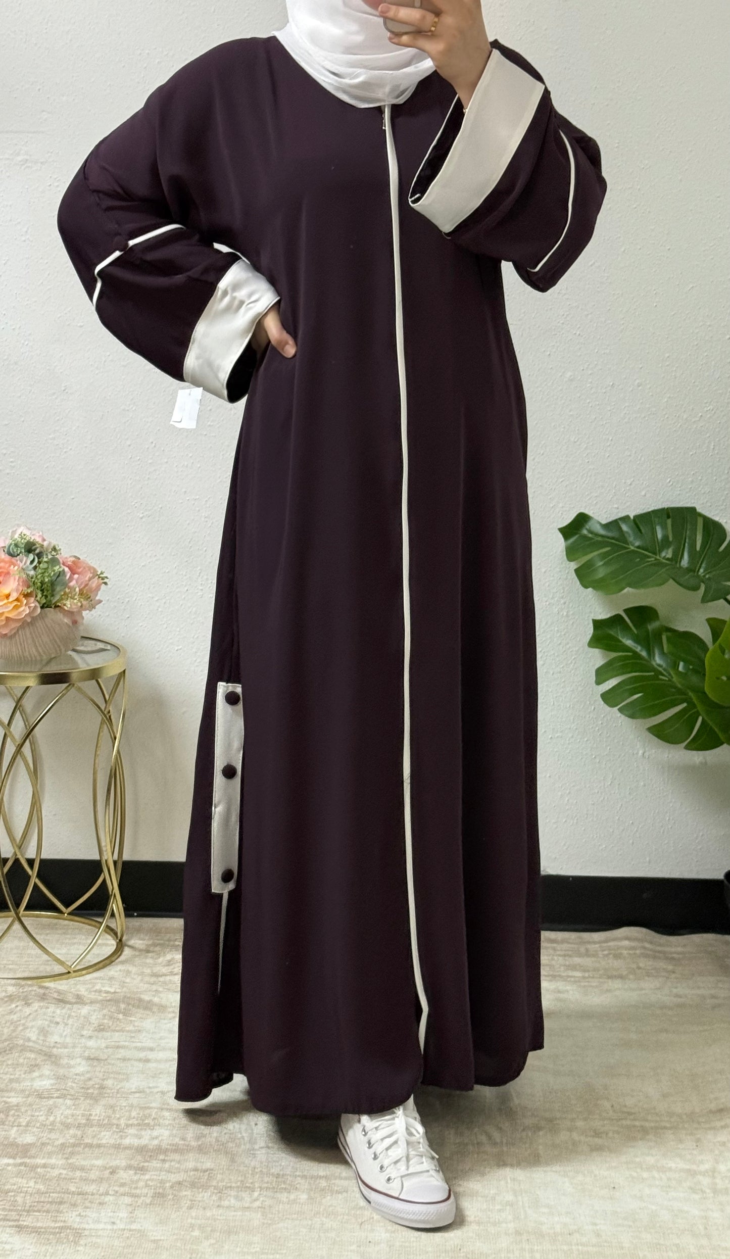 Contrast Lace Abaya