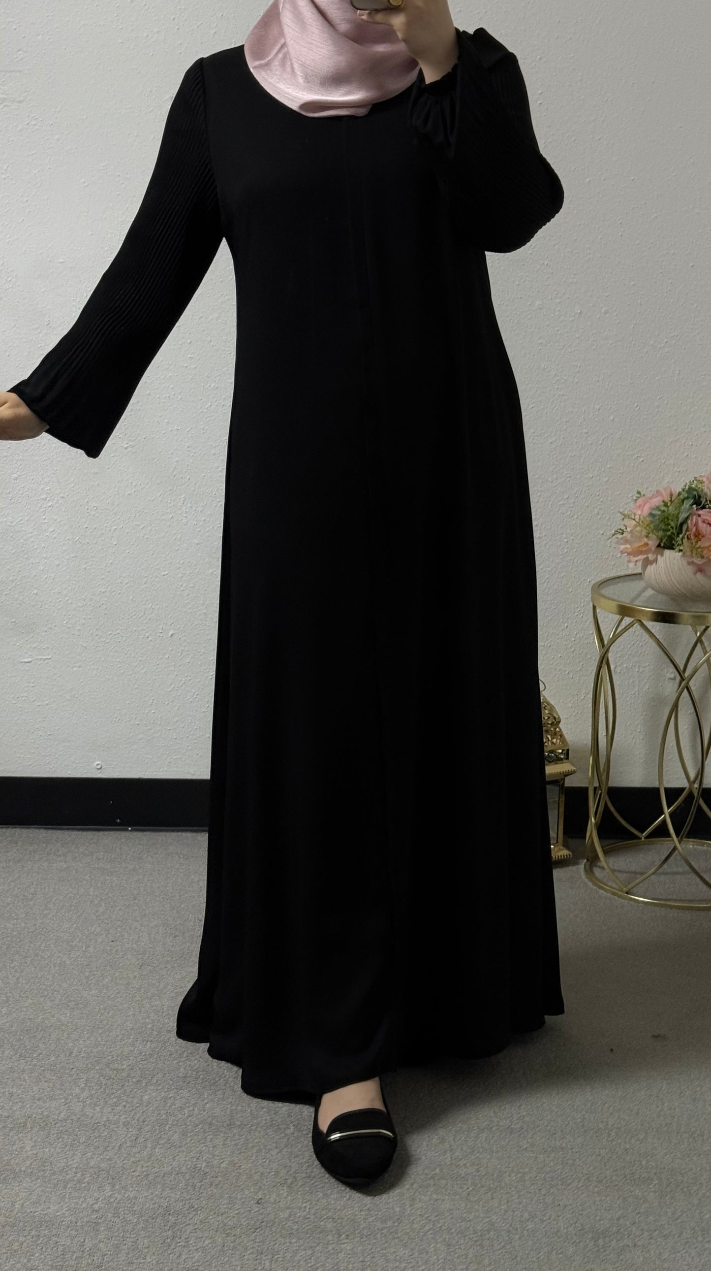 Basic Abaya (Pleated Sleeves)