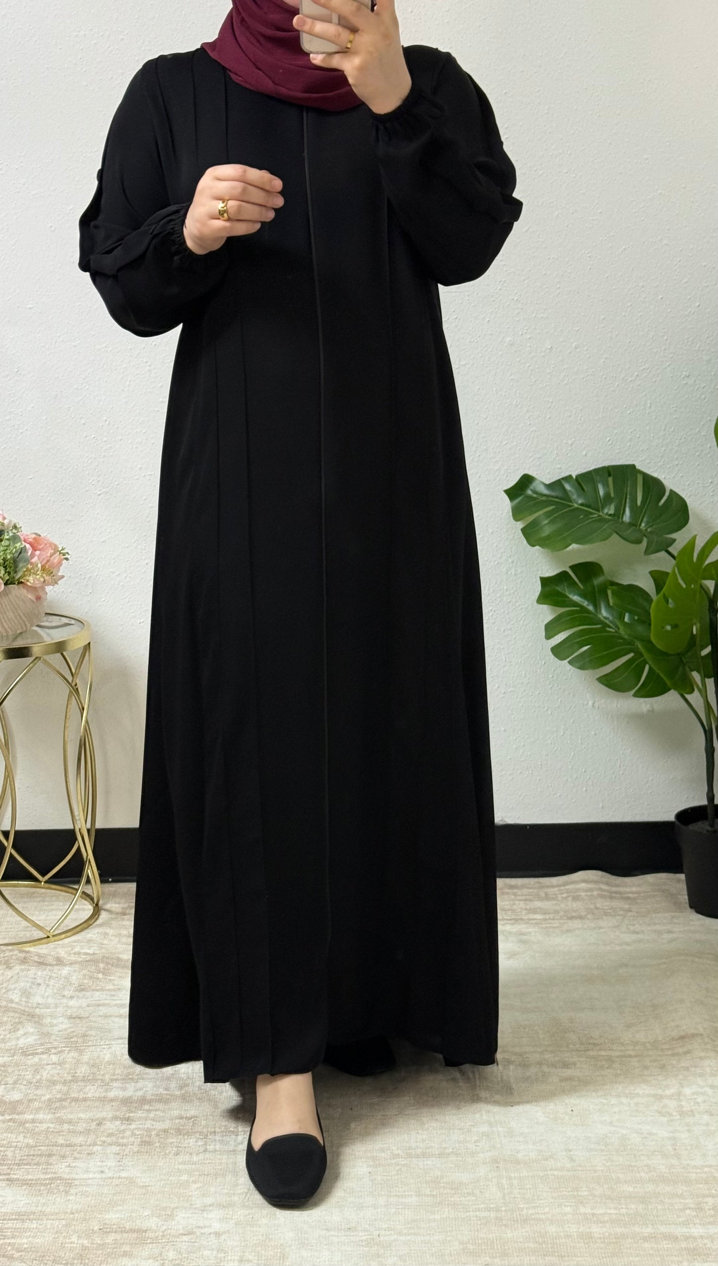 Button Accent Abaya