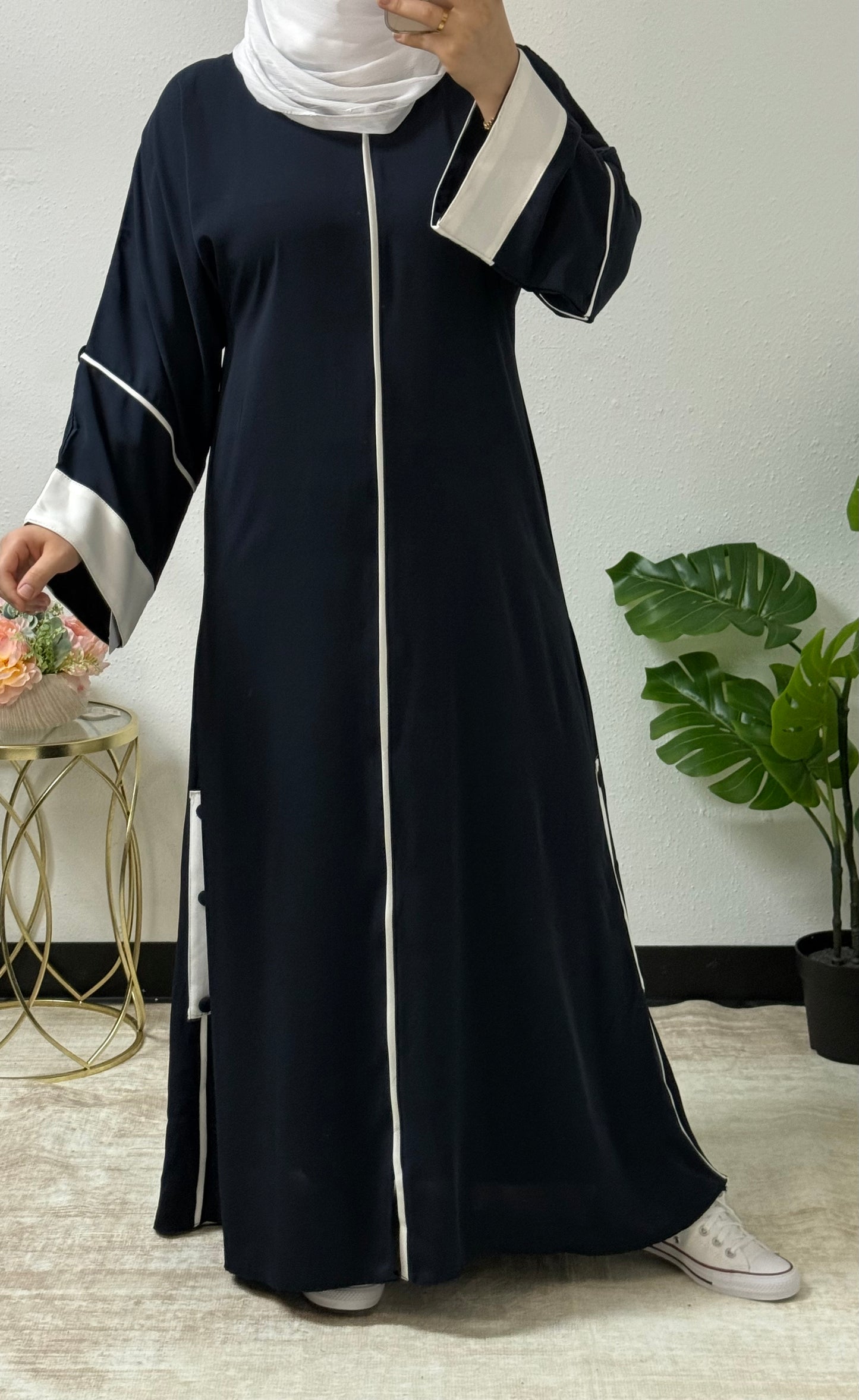 Contrast Lace Abaya