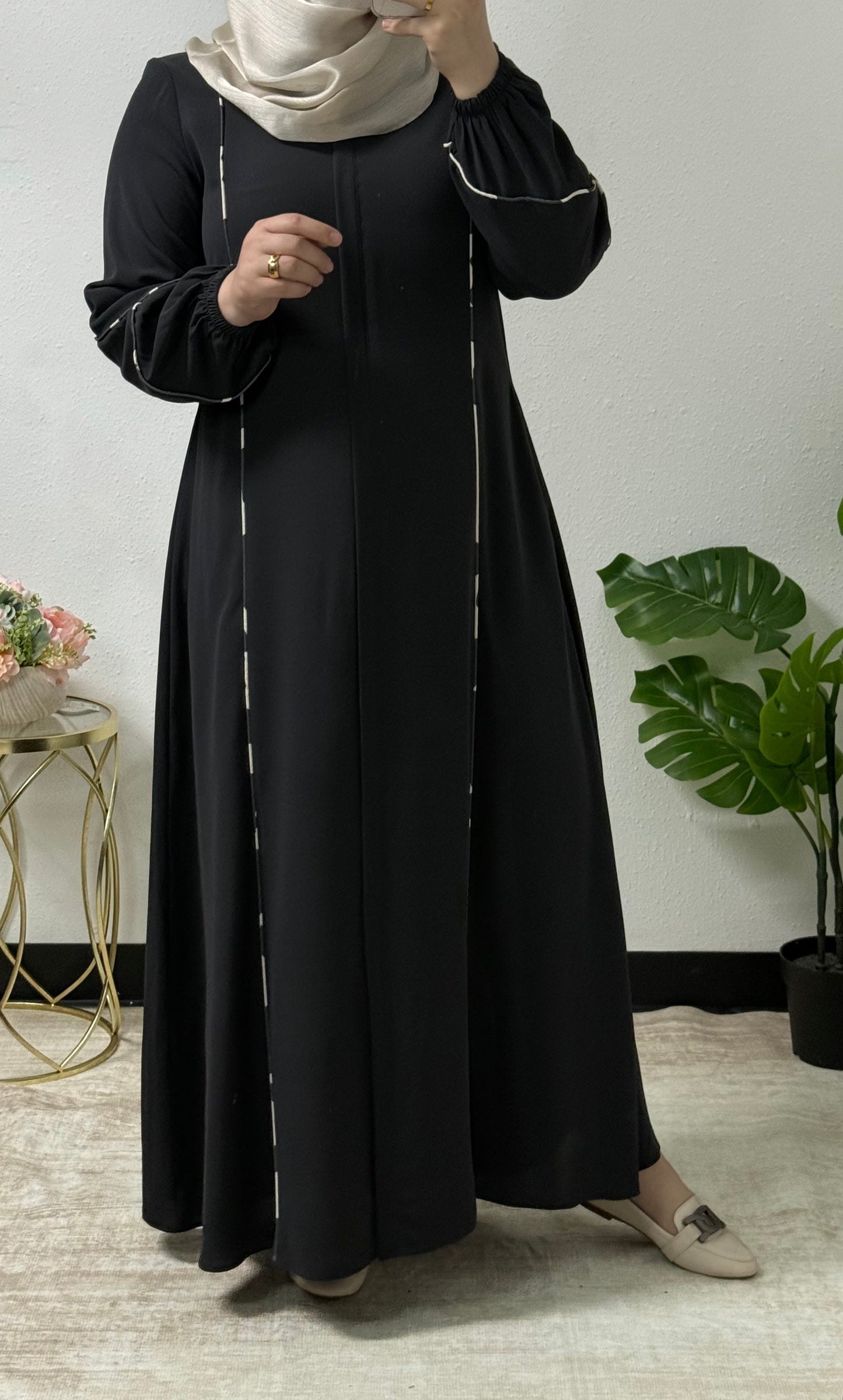 Luxe Flow Abaya