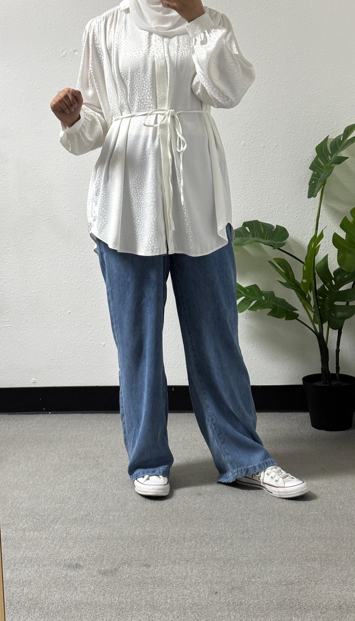 Elegant simple collared shirt