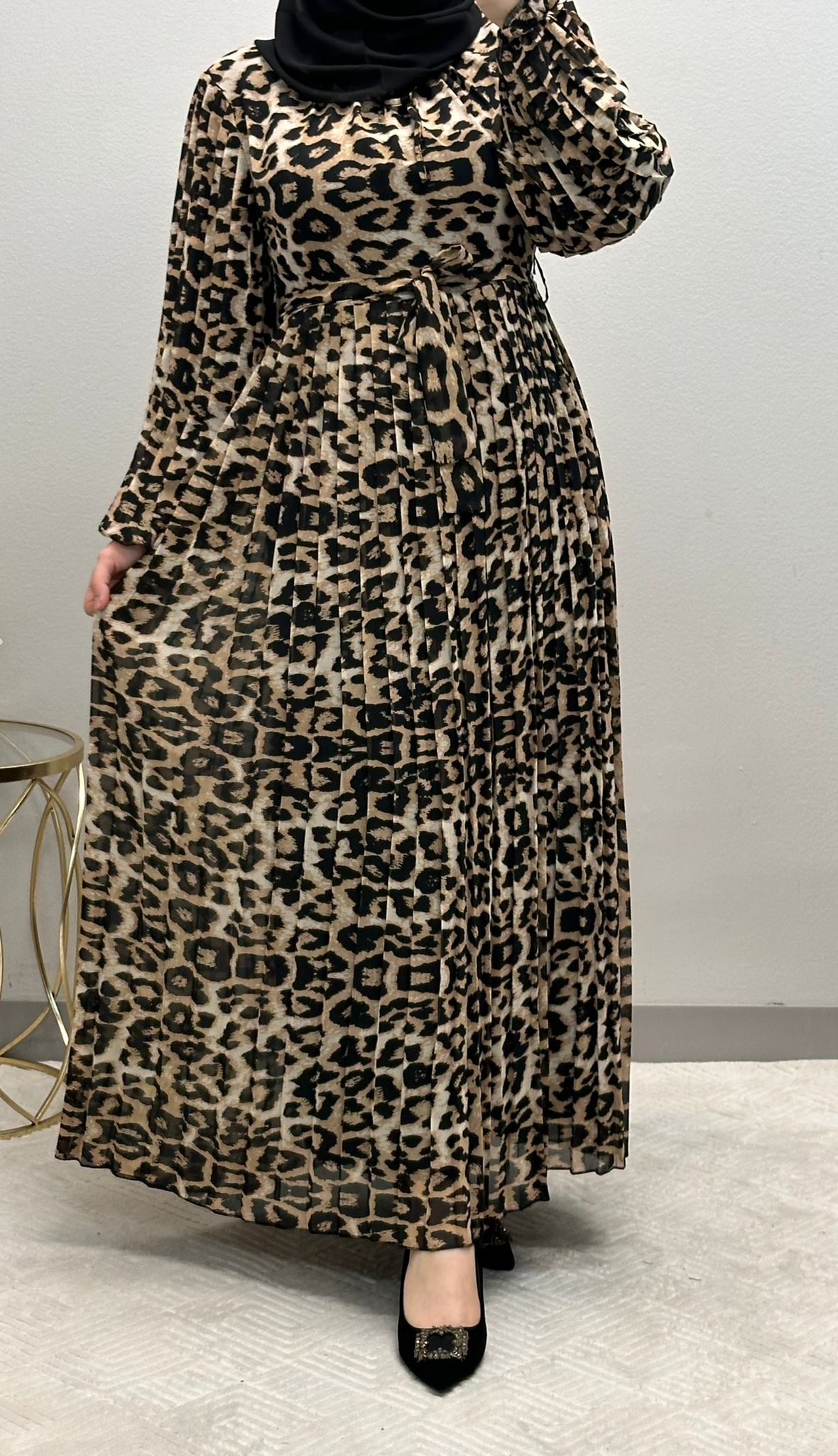 Sophisticated Tiger Print Maxi Dress: Pleated and Belted