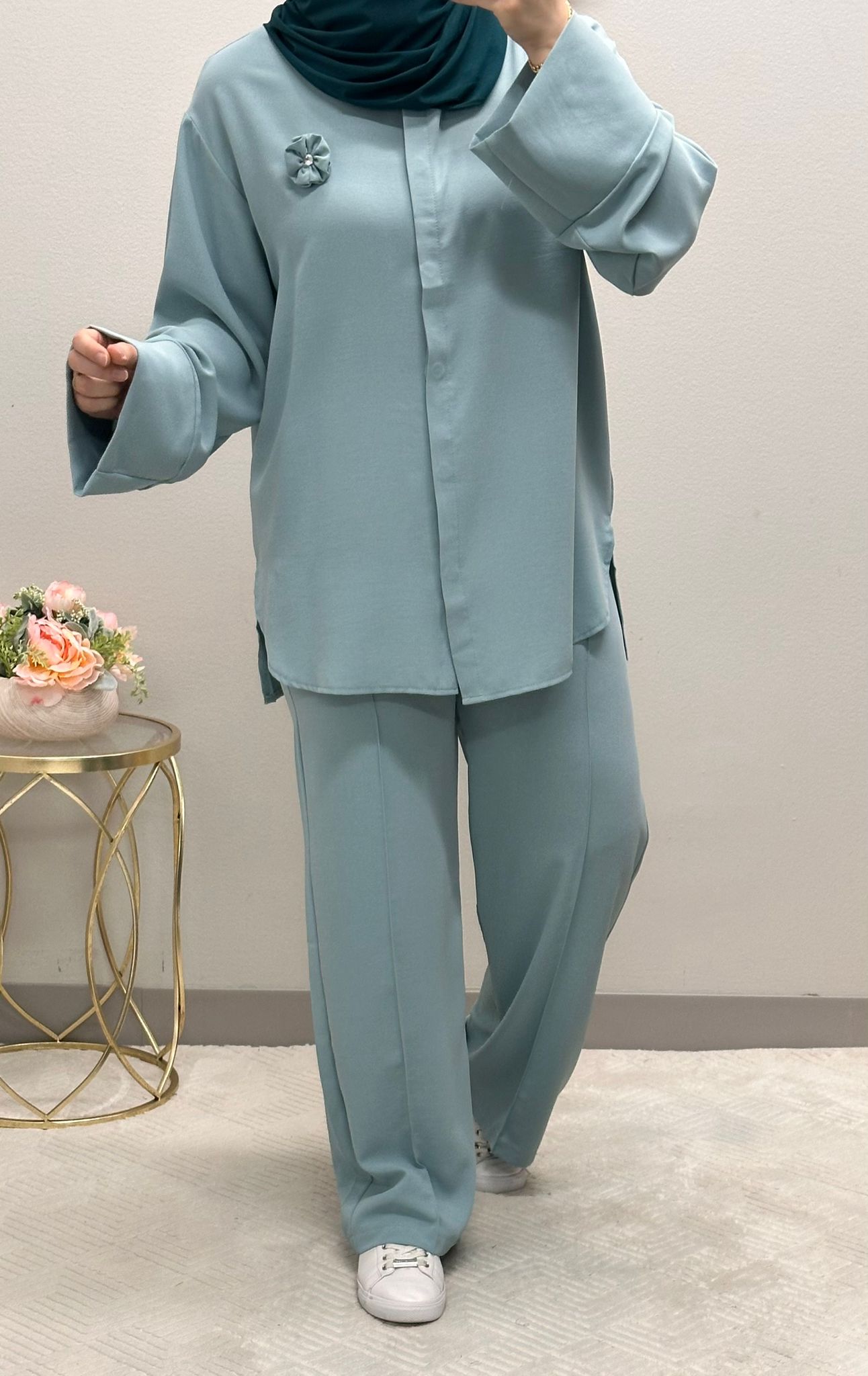 Two-piece loose flower set