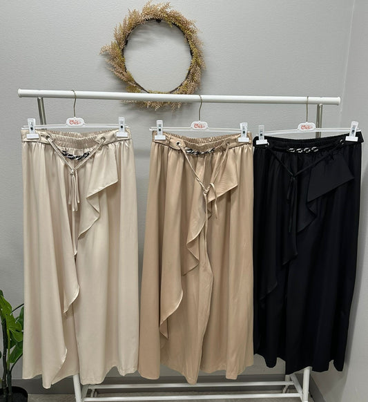 Ruffled loose pants with elastic waistband (Length 37.8 inch / 96.8 CM)