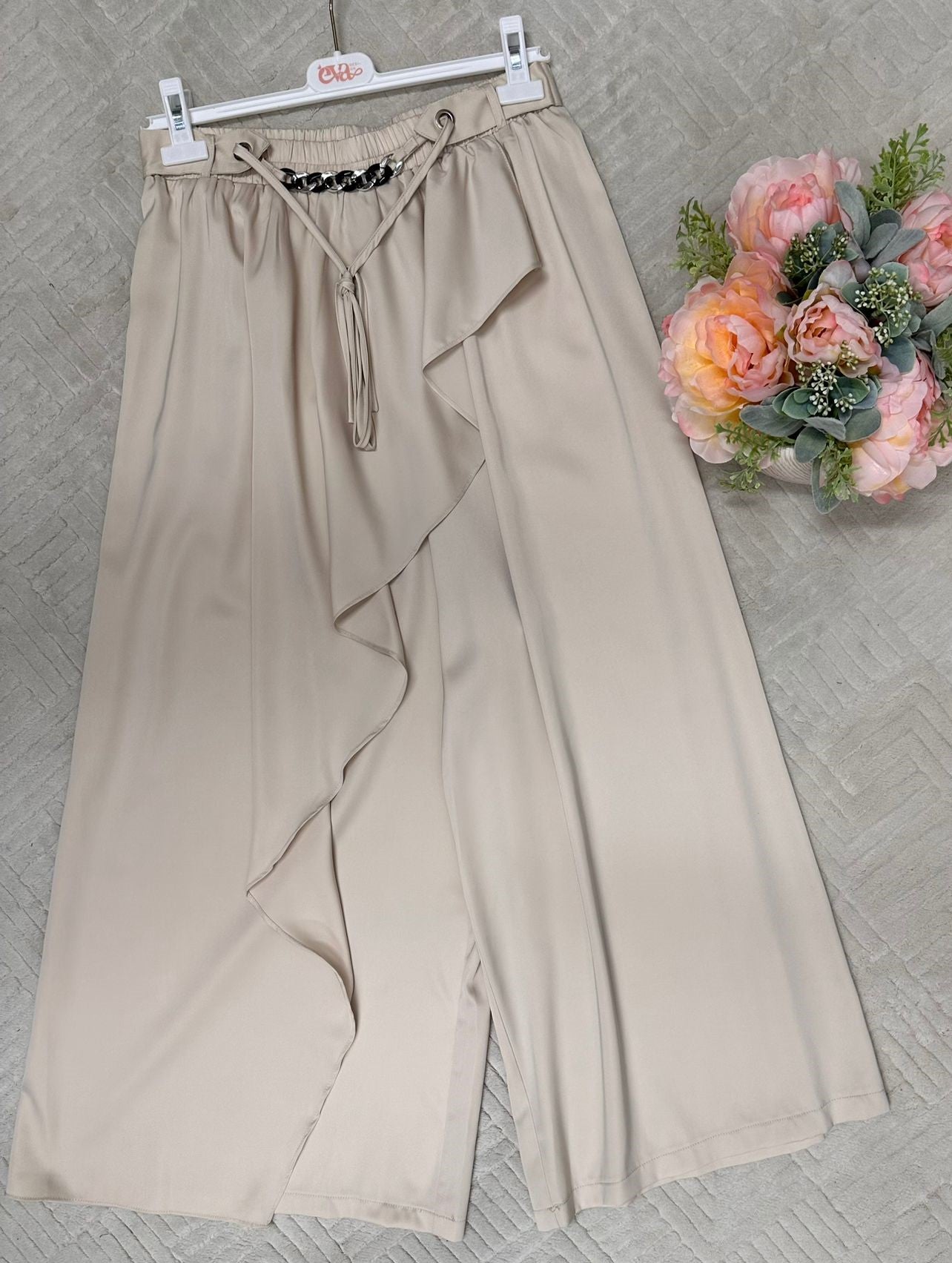Ruffled loose pants with elastic waistband (Length 37.8 inch / 96.8 CM)