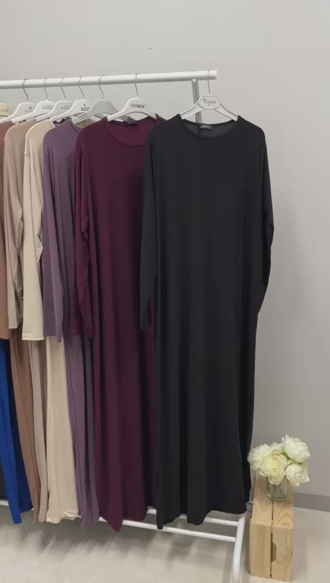 الأساسية تحت اللباس