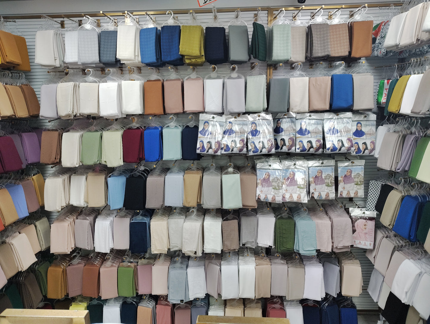 10$ Hijab