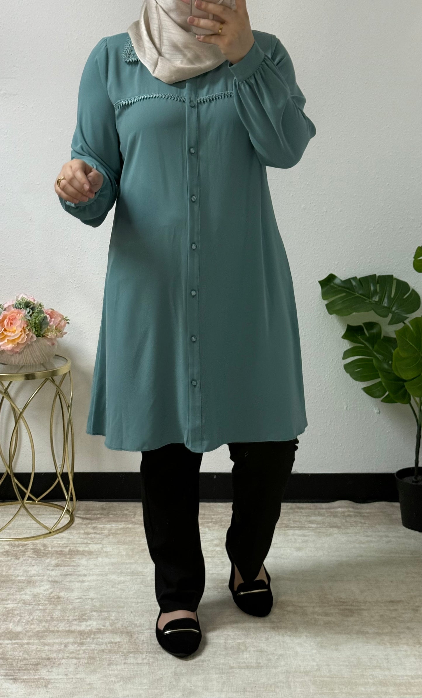 Elegant lace detail shirt
