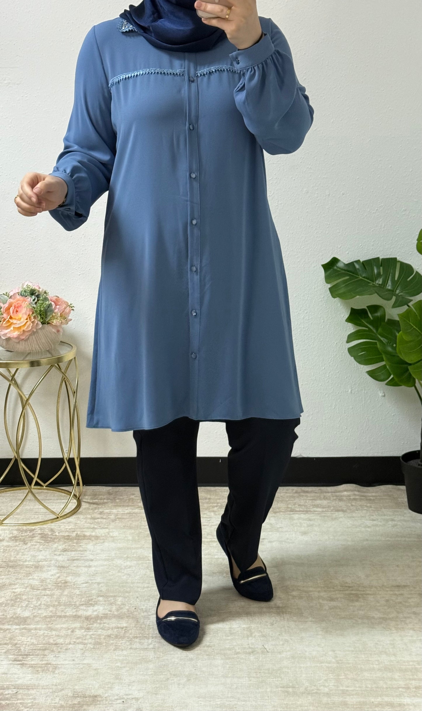 Elegant lace detail shirt