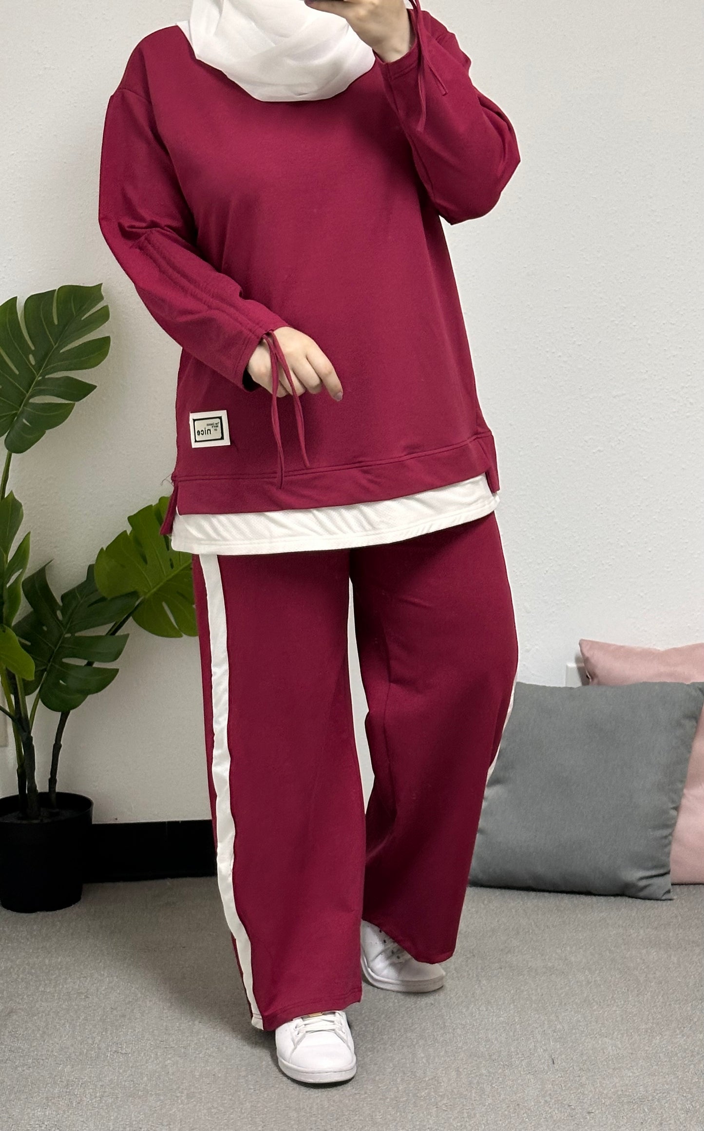 Two-piece cotton tracksuit (pants with white stripes and top with an attached white piece