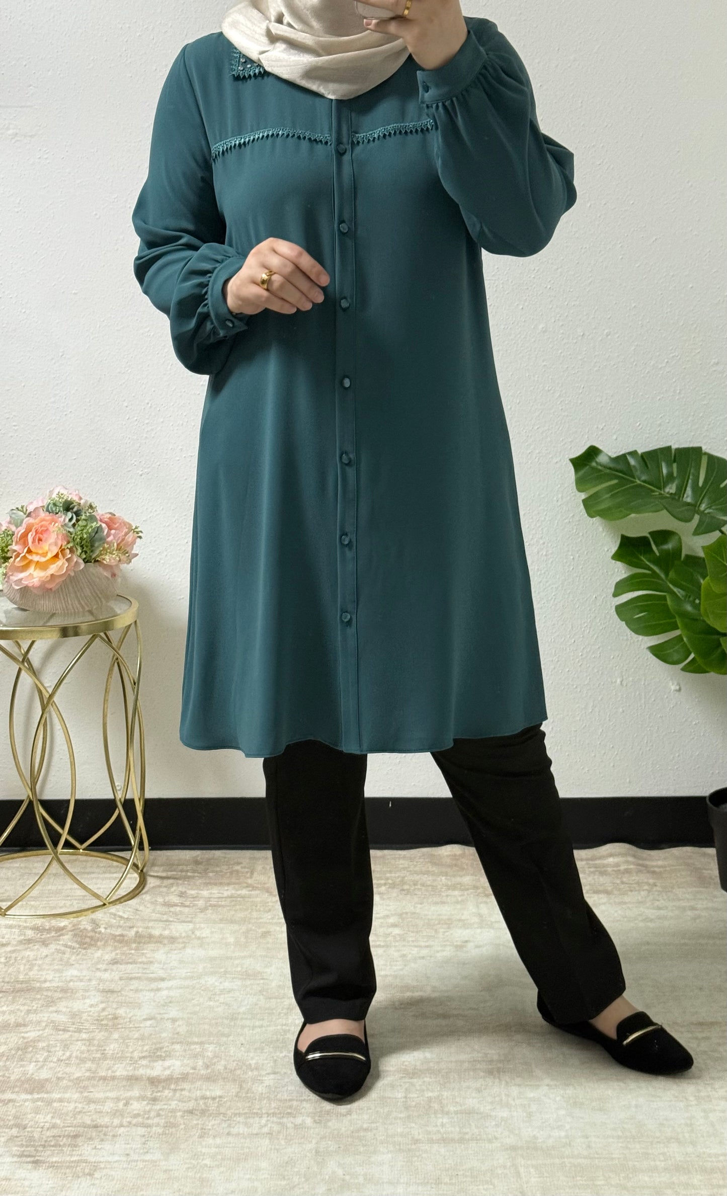 Elegant lace detail shirt