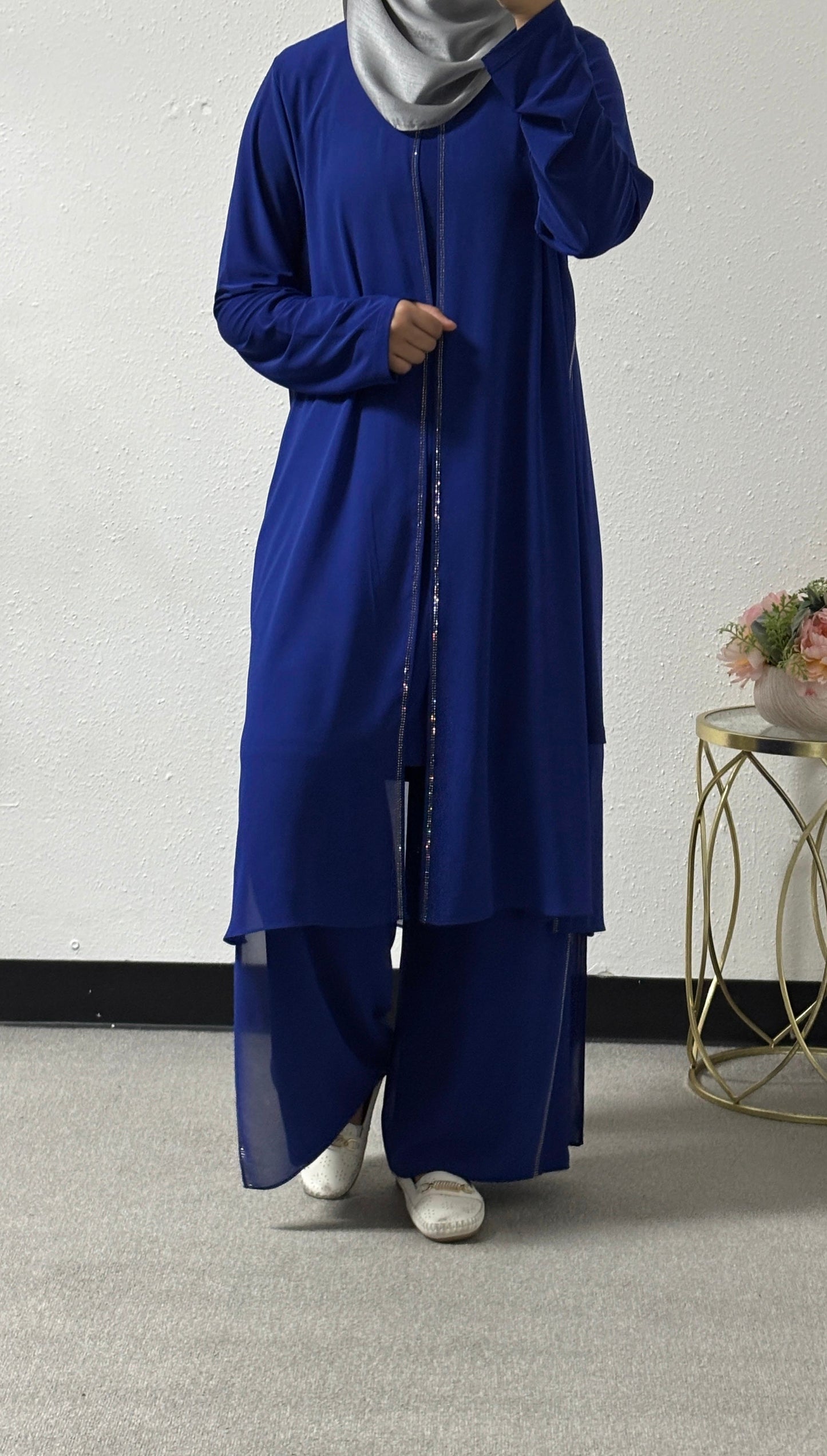 Two piece front slit set