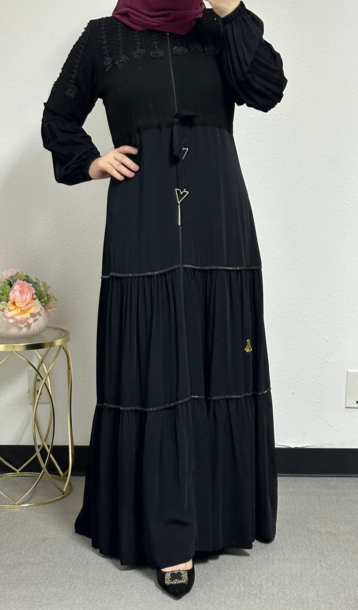 Abaya with floral embroidery on the chest and shoulders