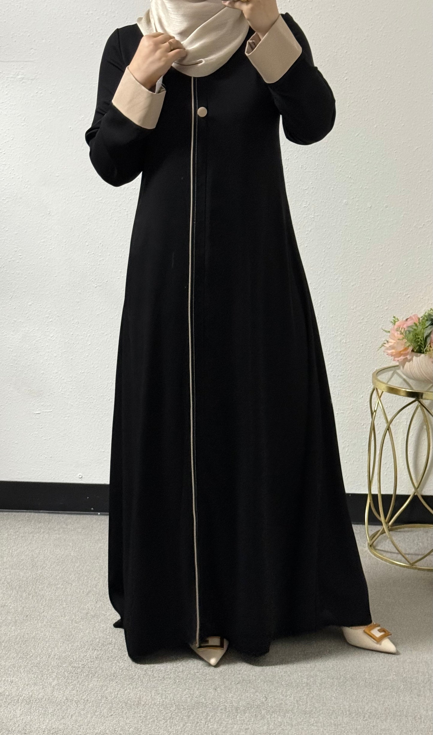 Three button abaya