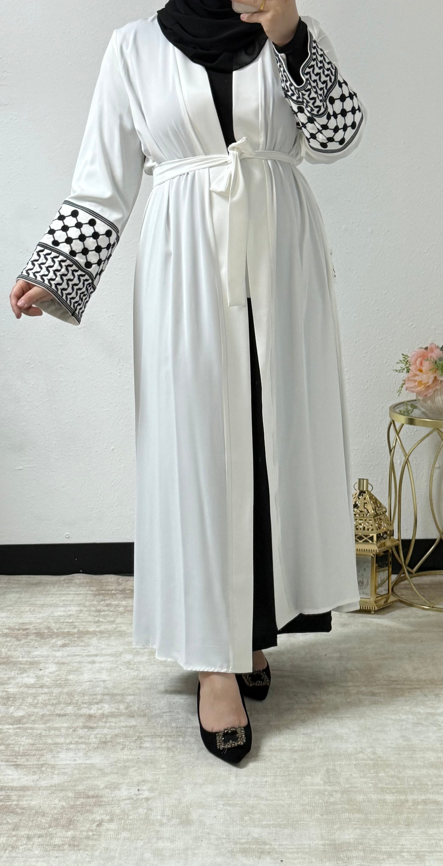 Embroidered sleeves open abaya