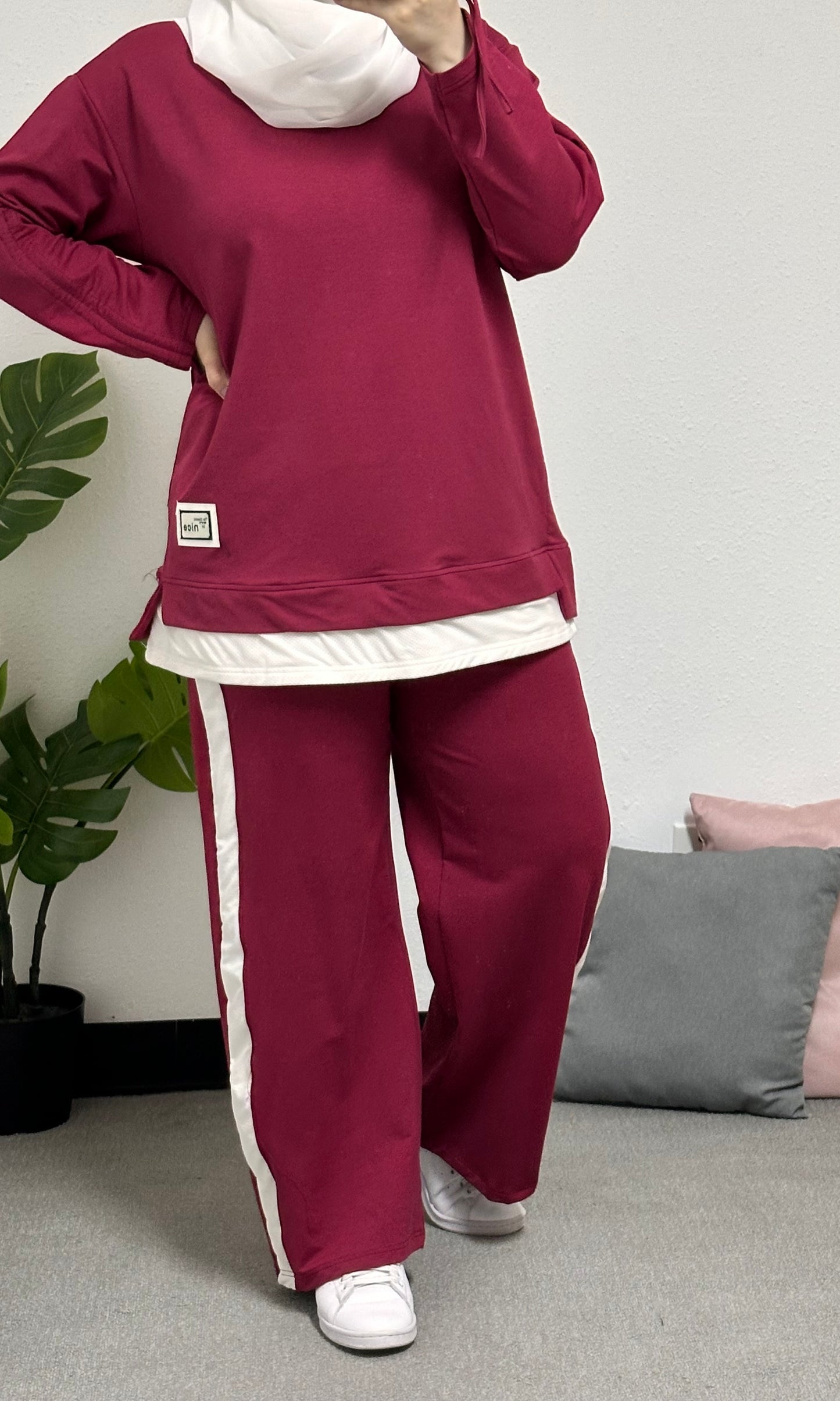 Two-piece cotton tracksuit (pants with white stripes and top with an attached white piece