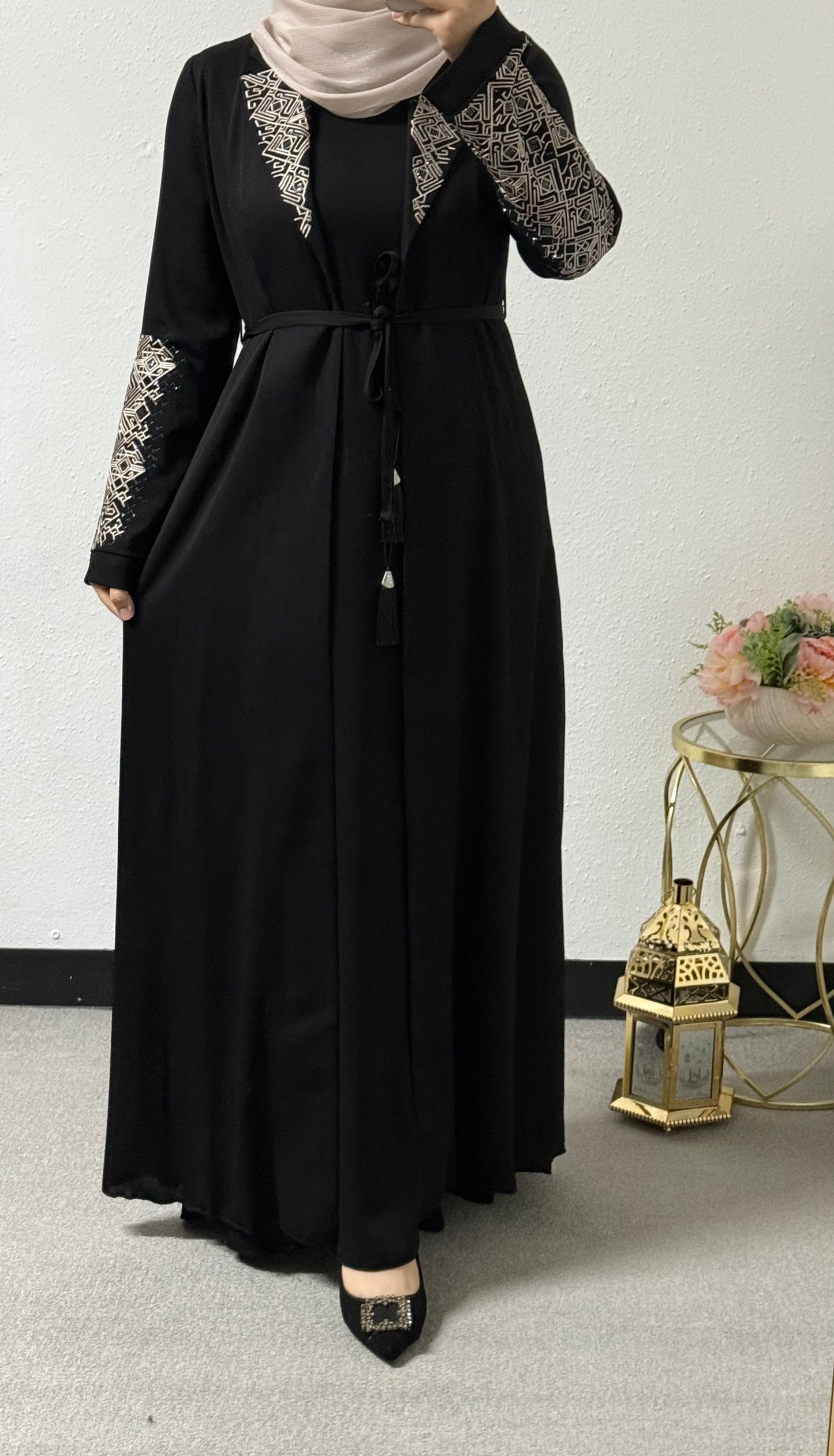 Collared two-piece abaya