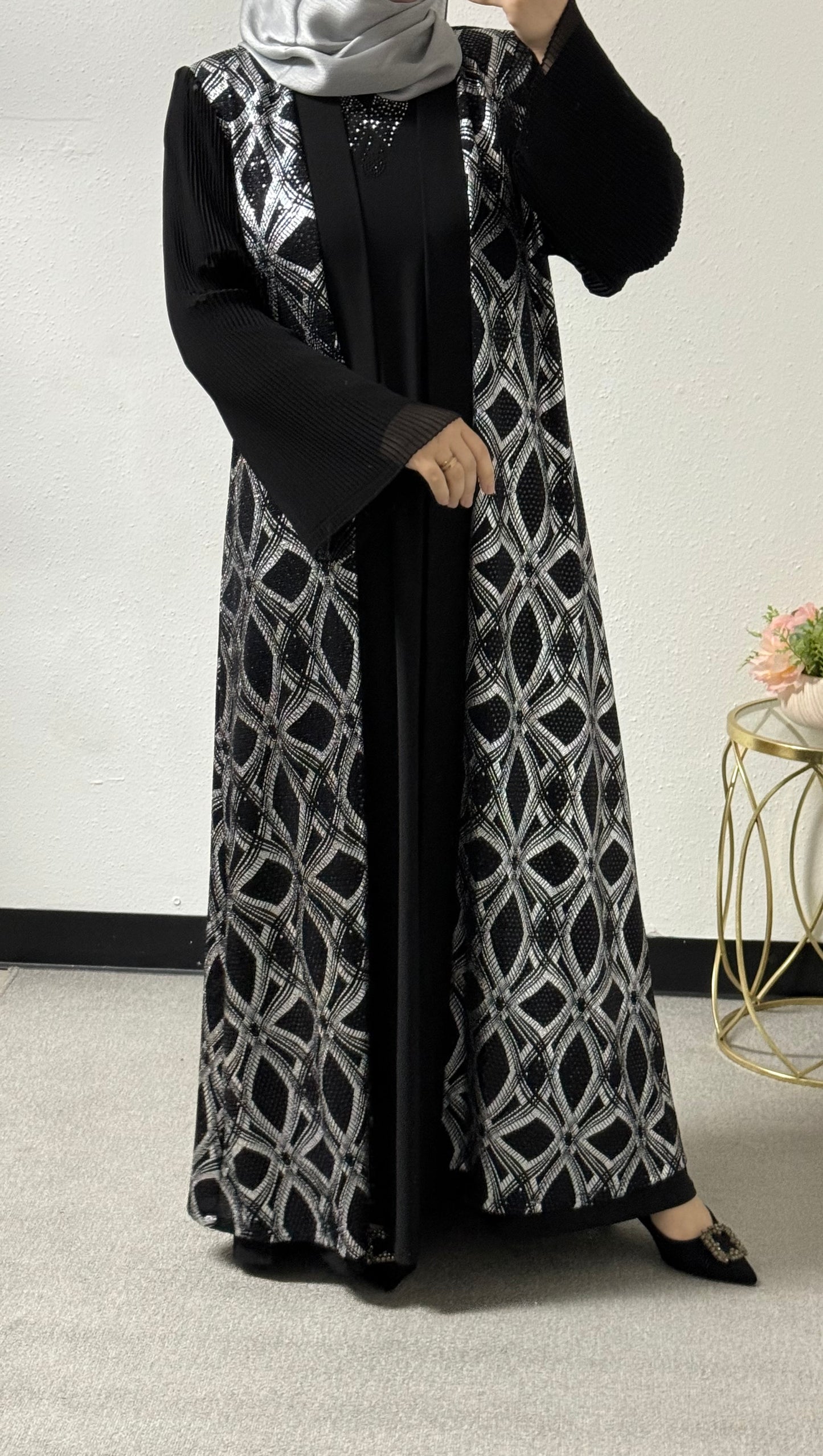 Two-piece pattern abaya set